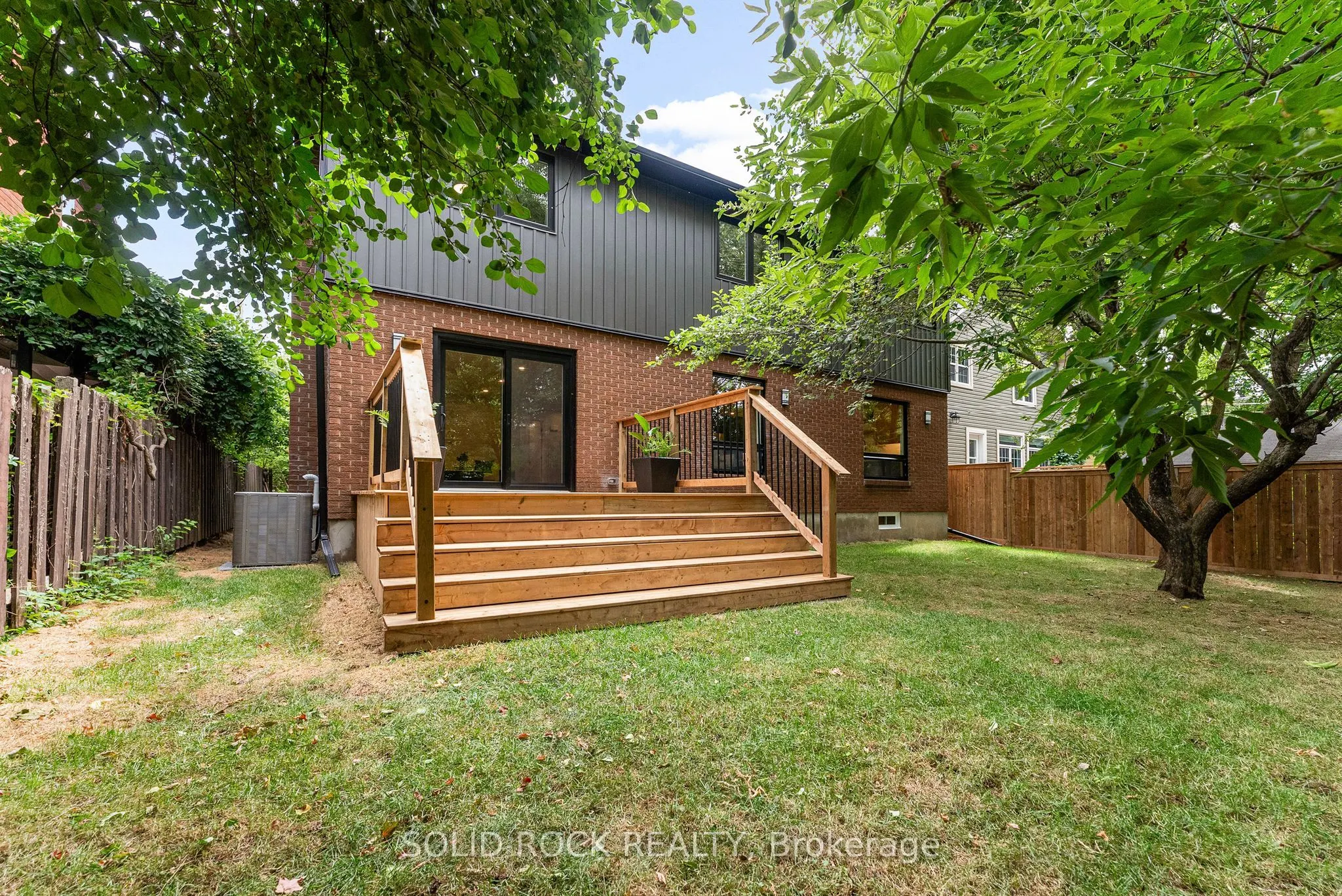 210 Carleton Avenue