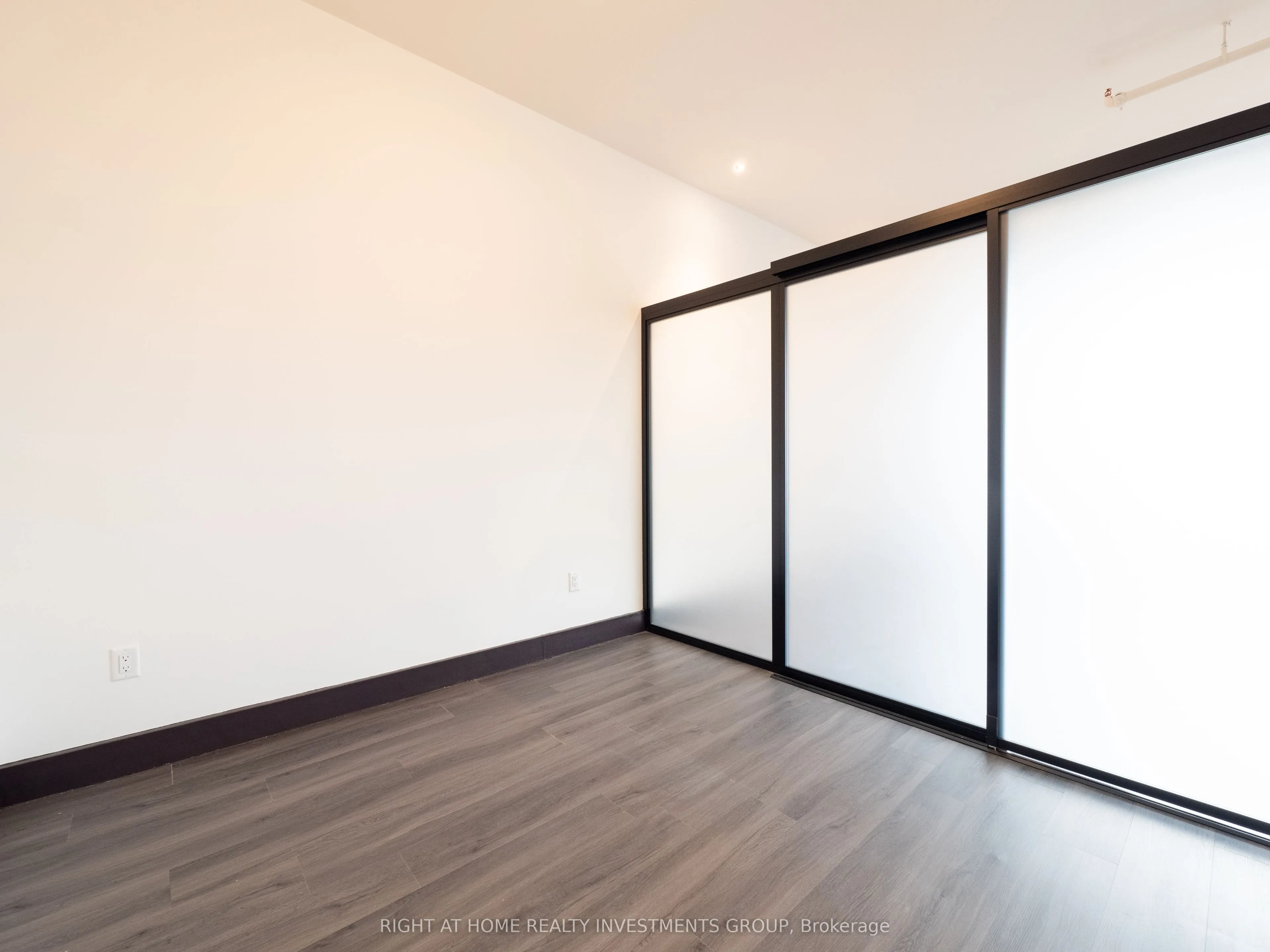 121 King Street E, #303