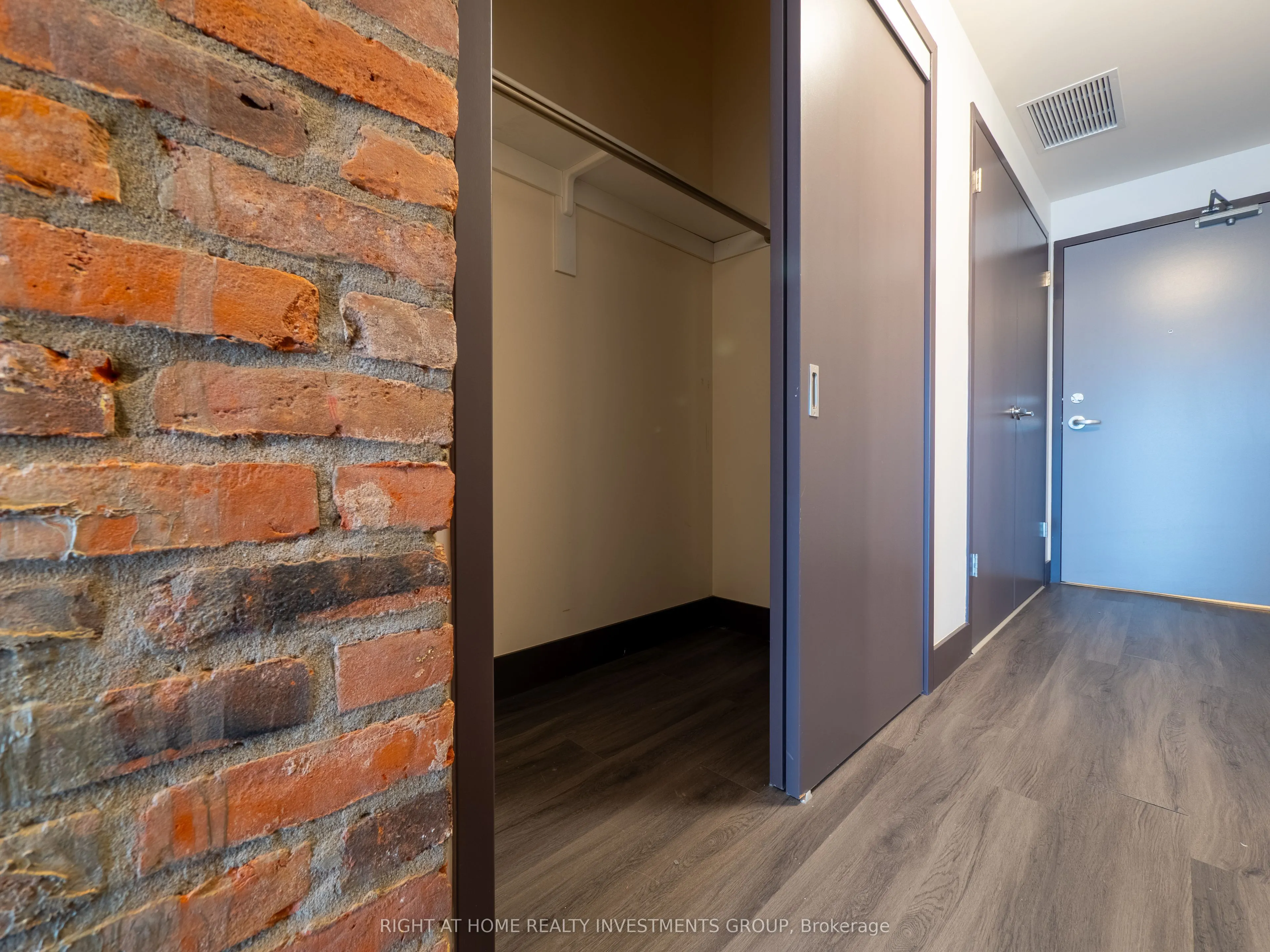 121 King Street E, #303
