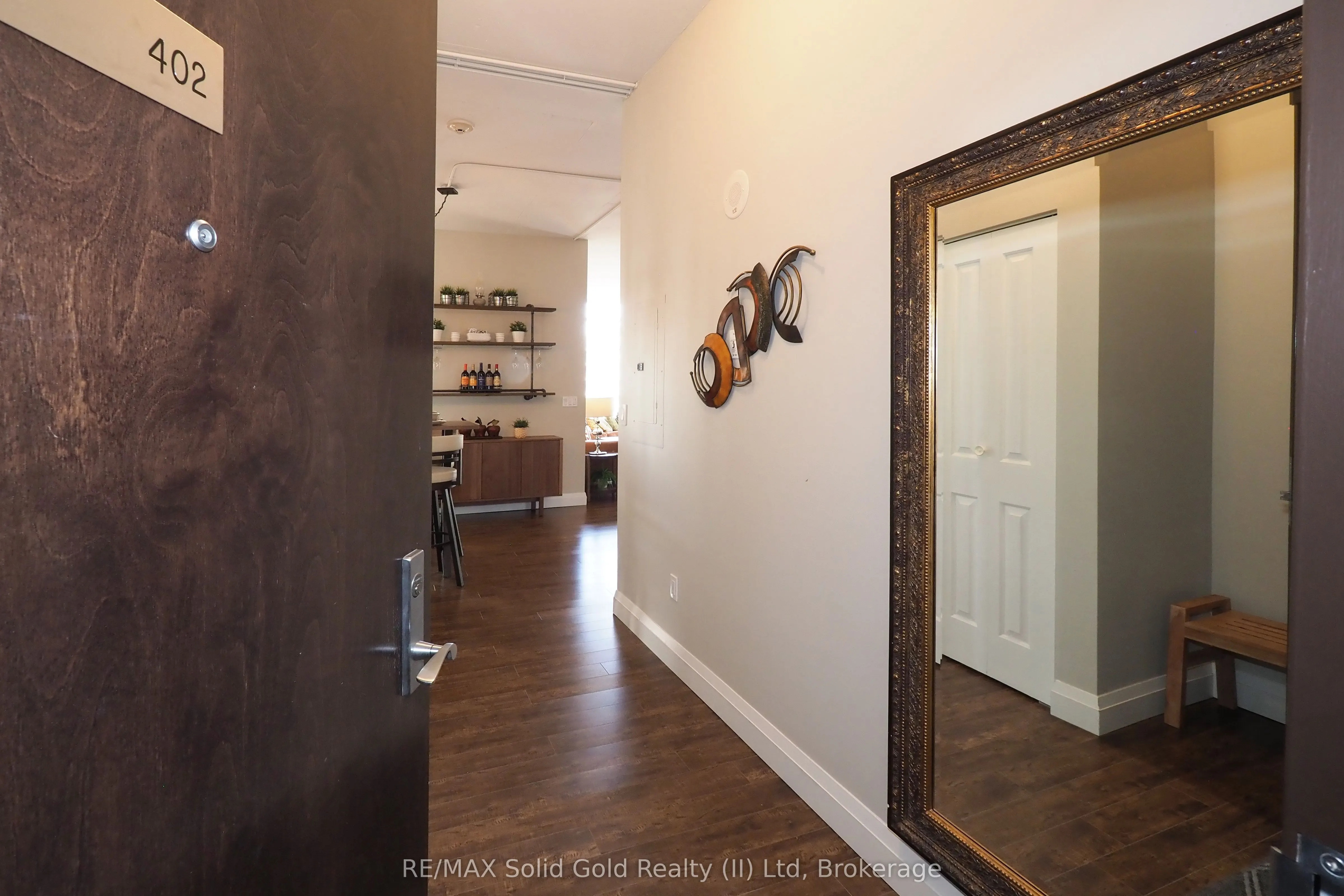 191 King Street S, #402