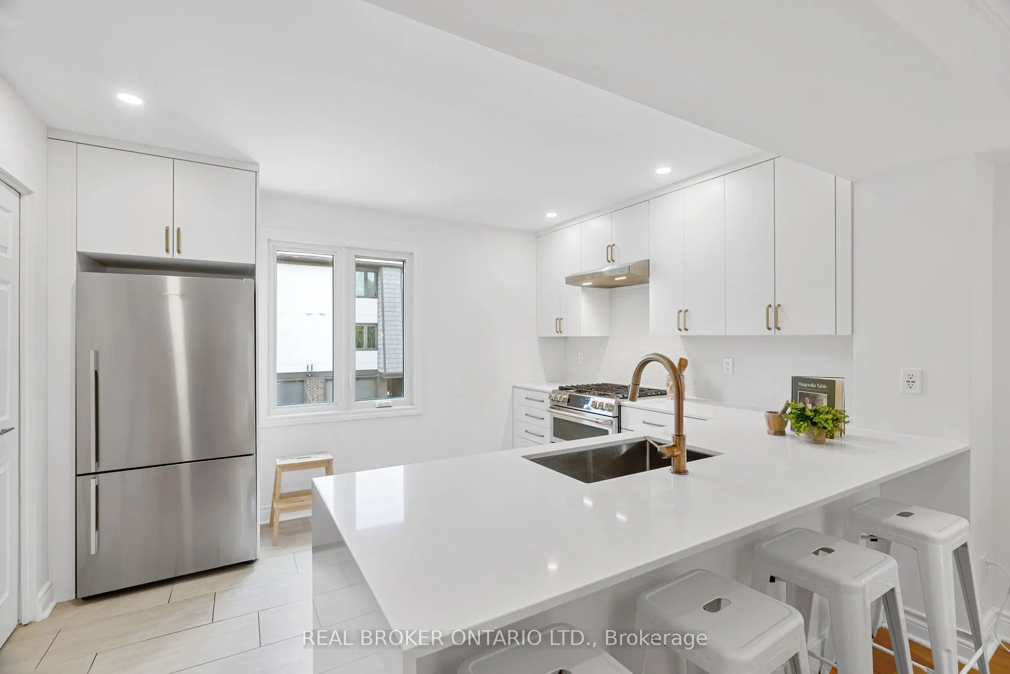 655 Richmond Road, #2