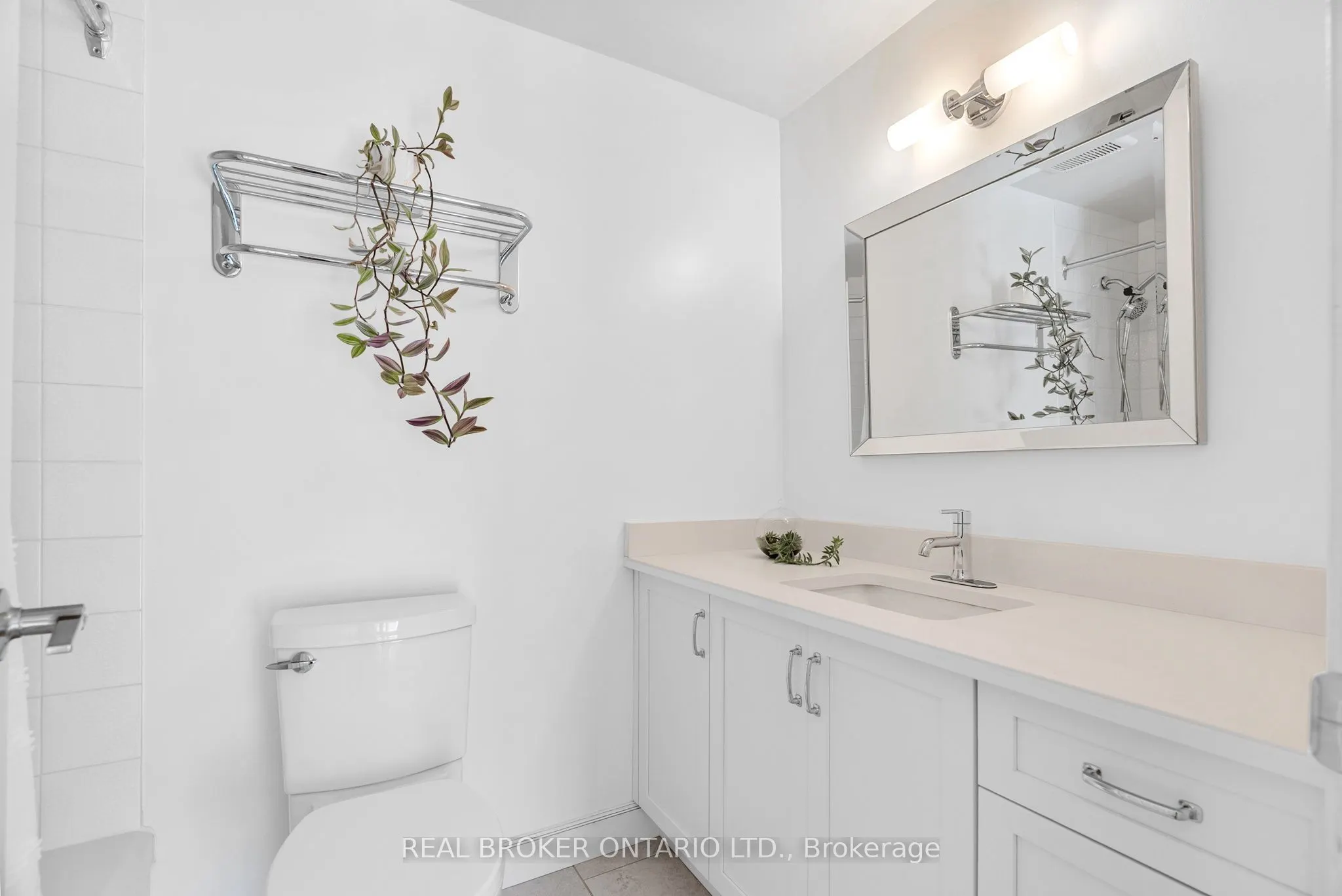 655 Richmond Road, #2