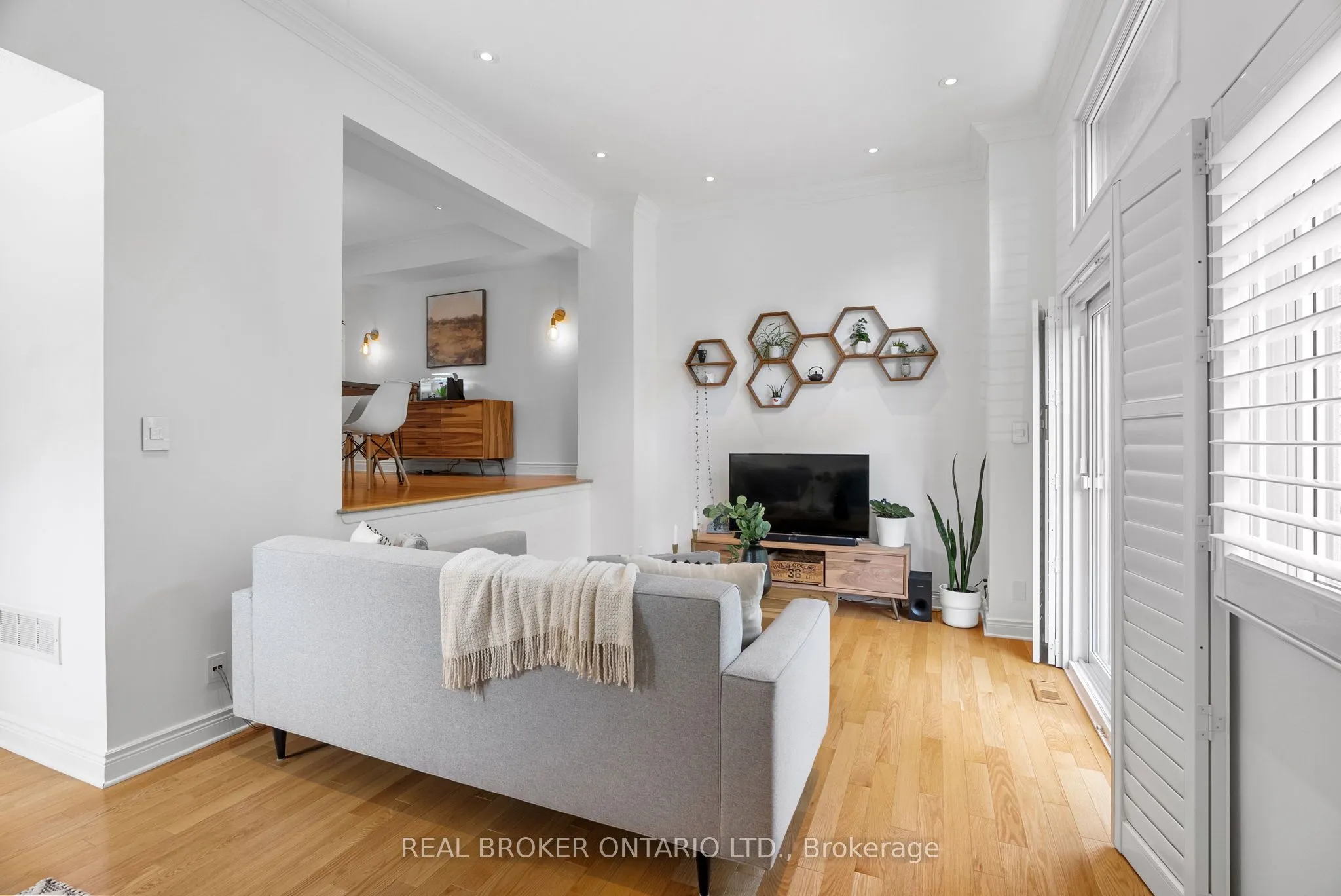 655 Richmond Road, #2