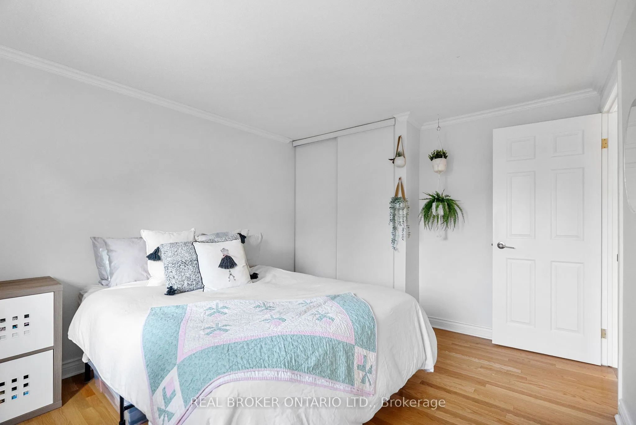 655 Richmond Road, #2