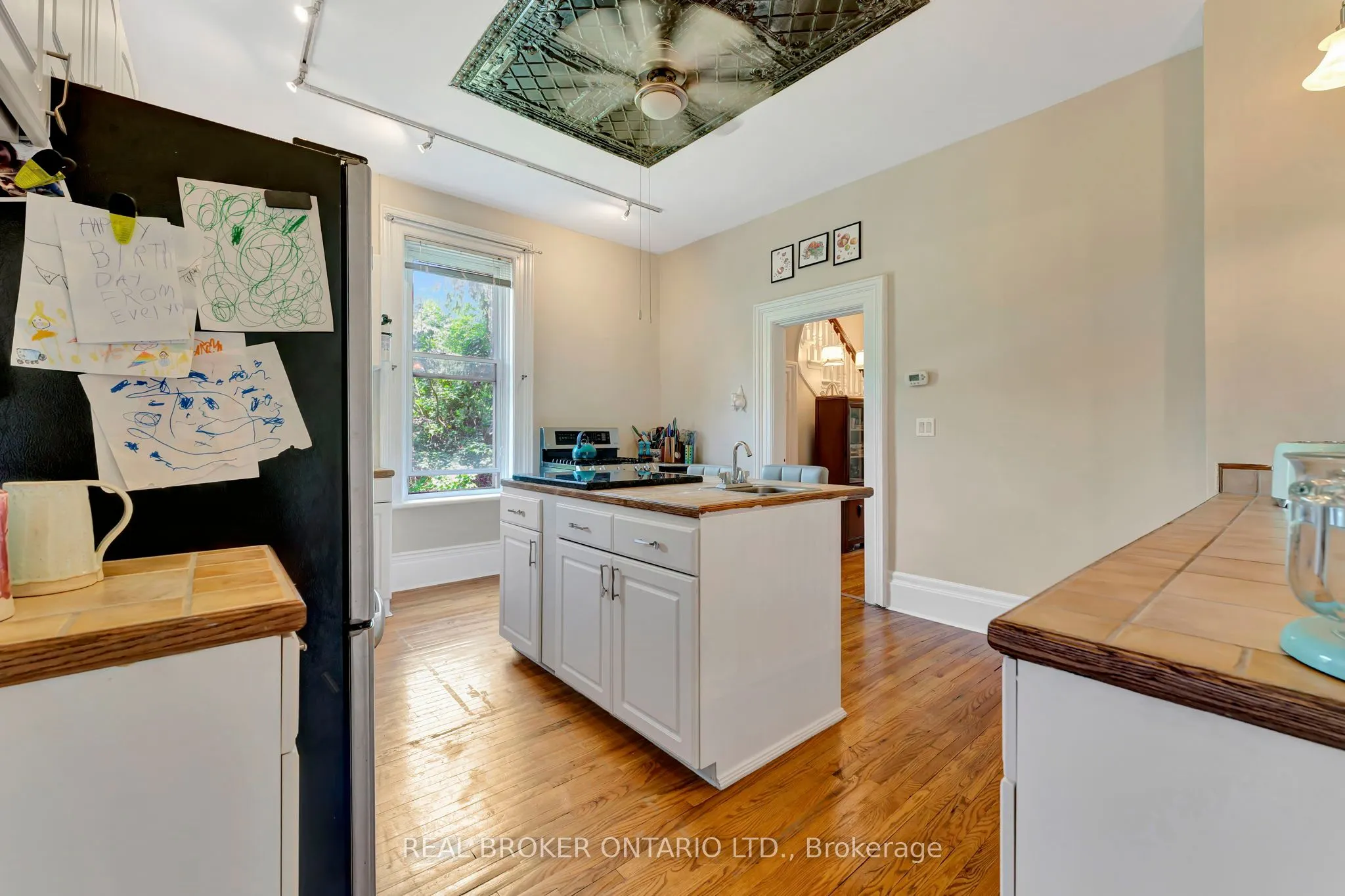 16 Stover Street S