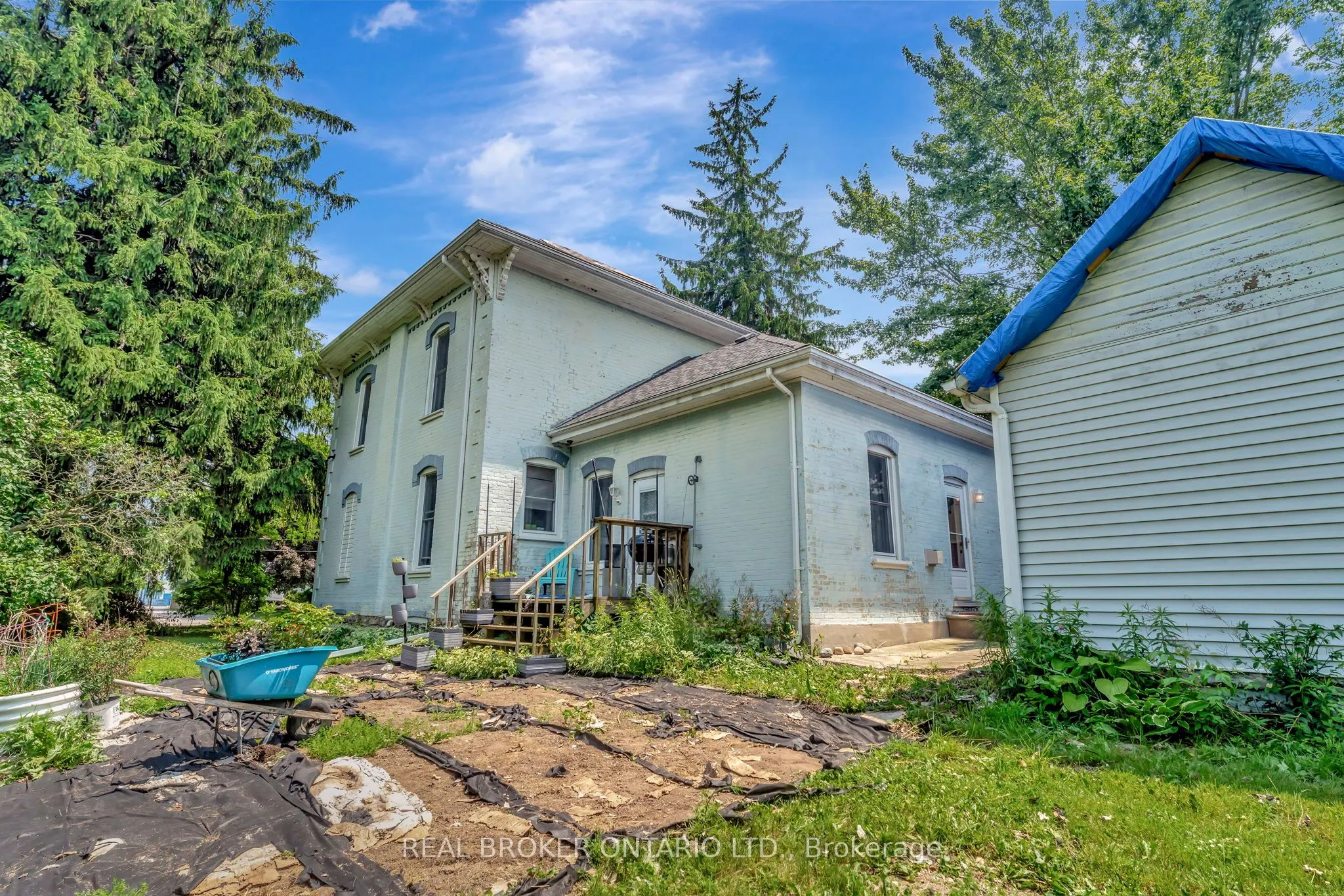 16 Stover Street S