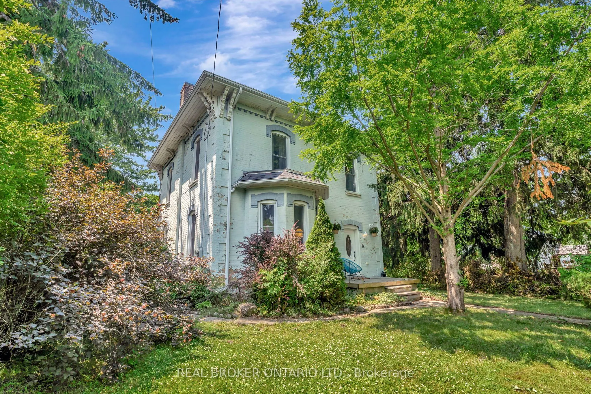 16 Stover Street S