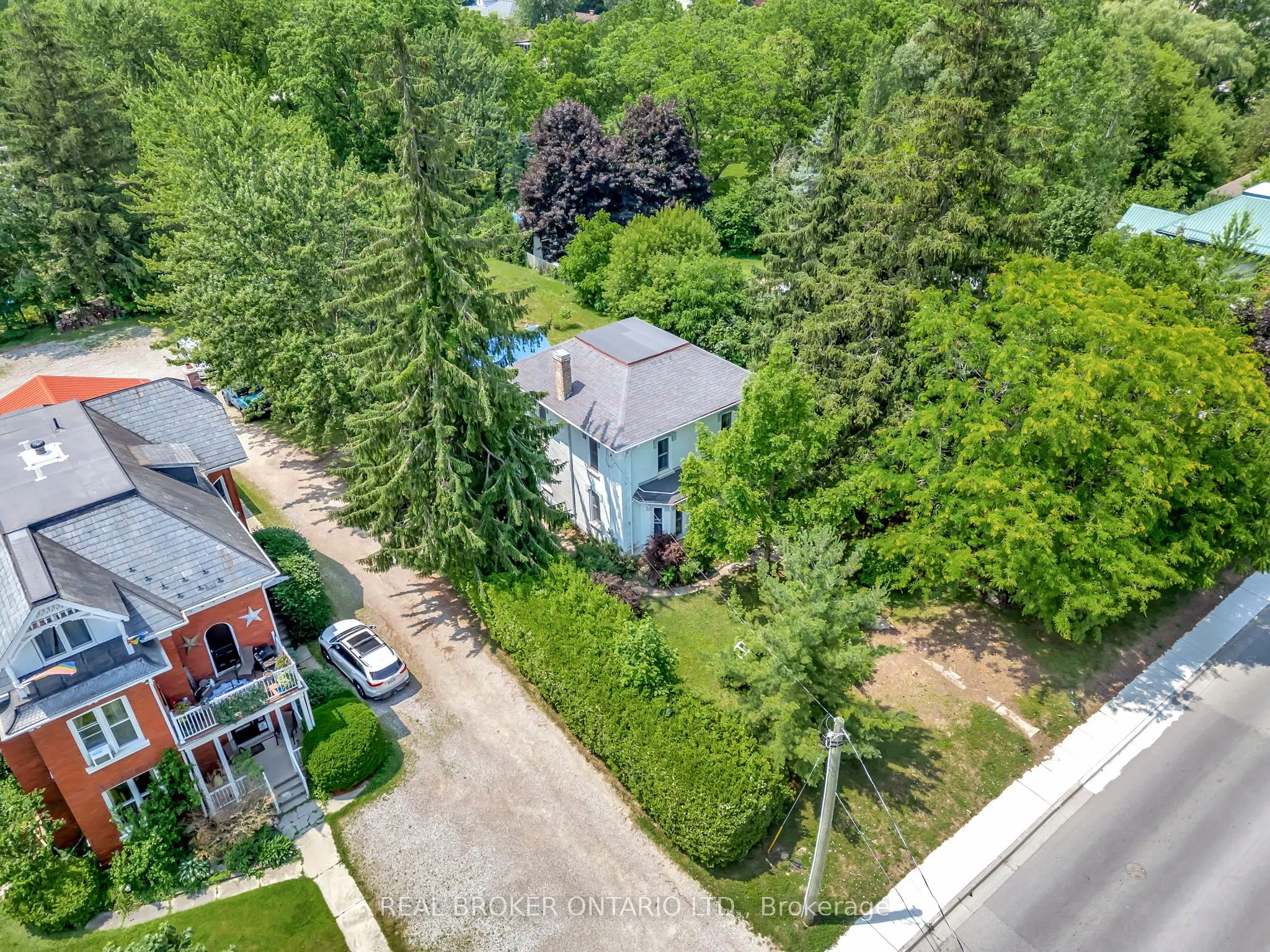 16 Stover Street S
