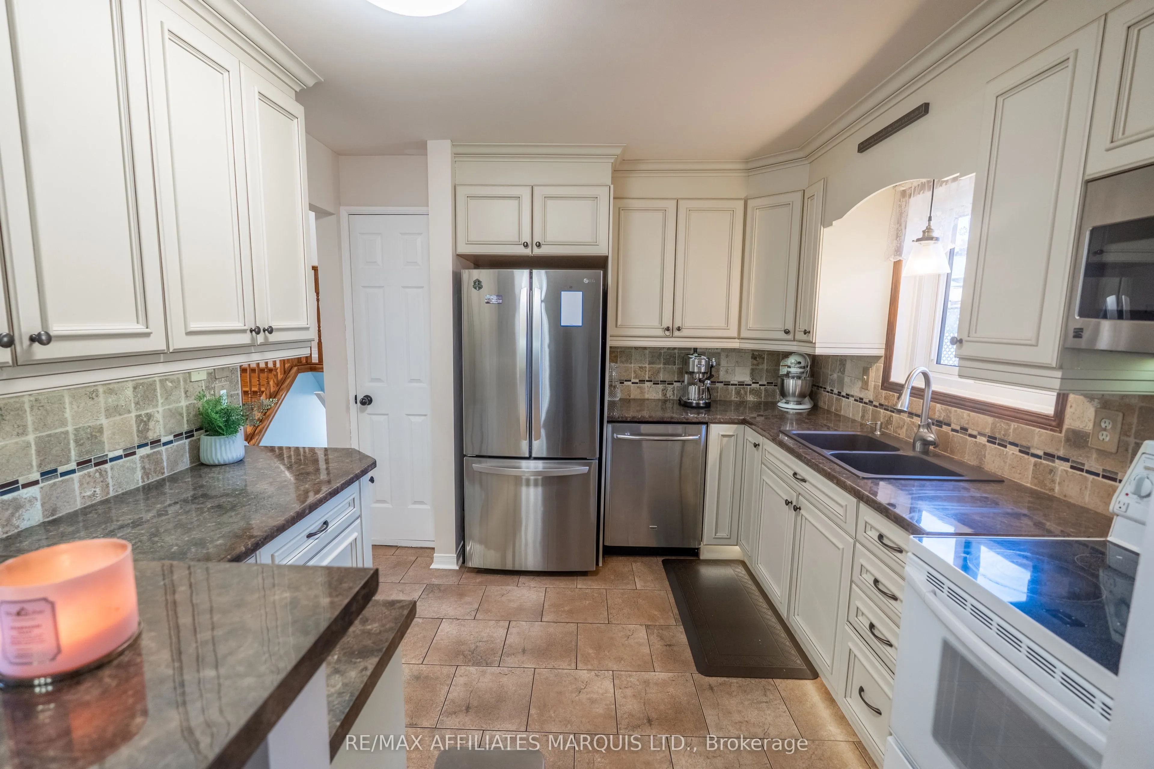 1619 First Street E
