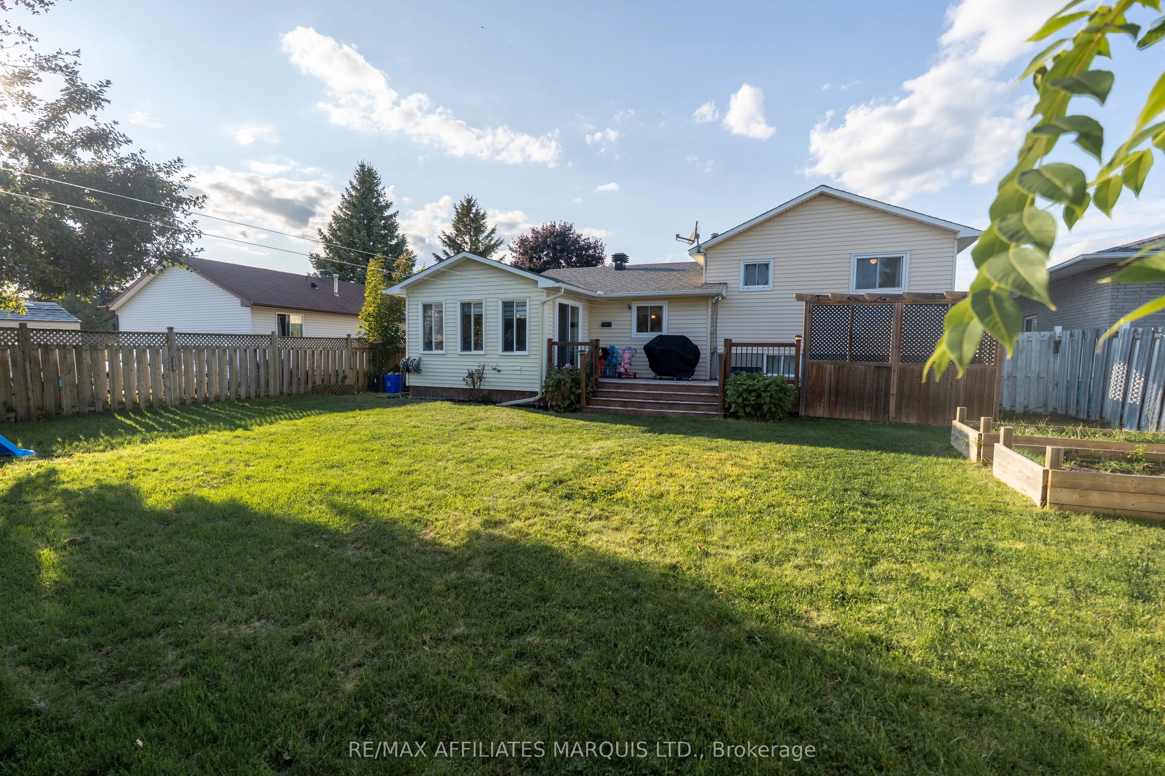 1619 First Street E
