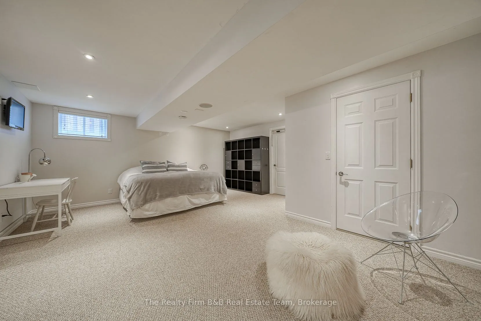 504 Crestwood Court