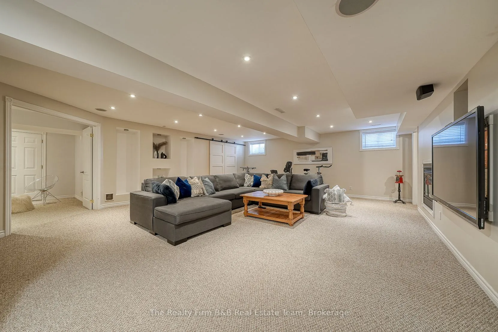 504 Crestwood Court