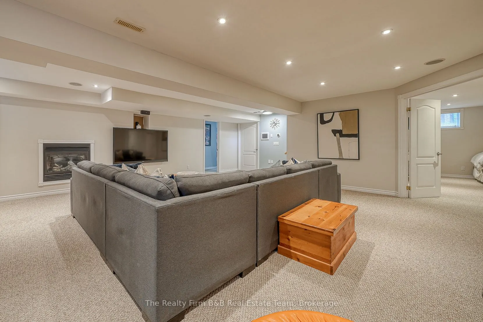 504 Crestwood Court