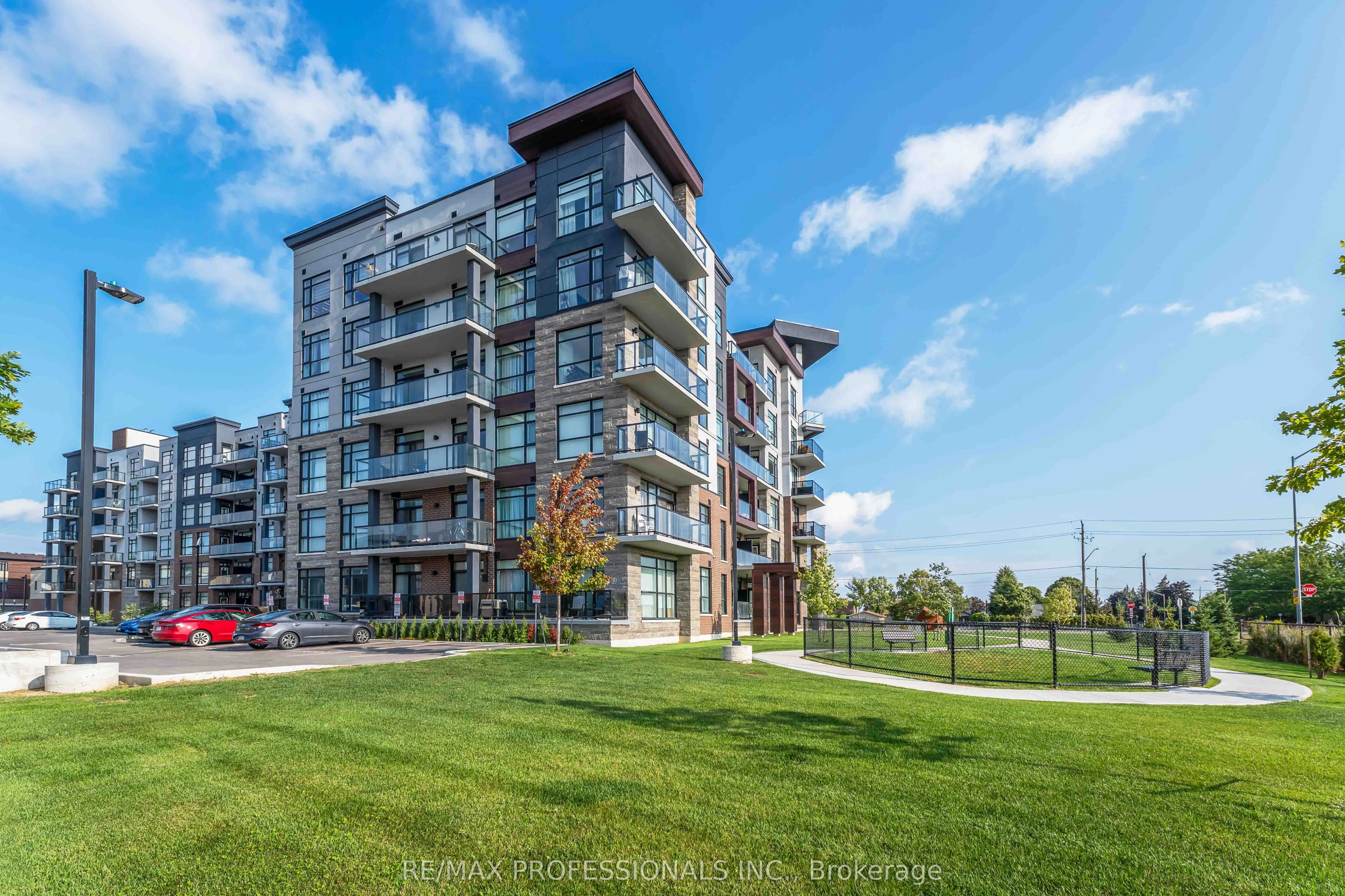 600 North Service Road, #207