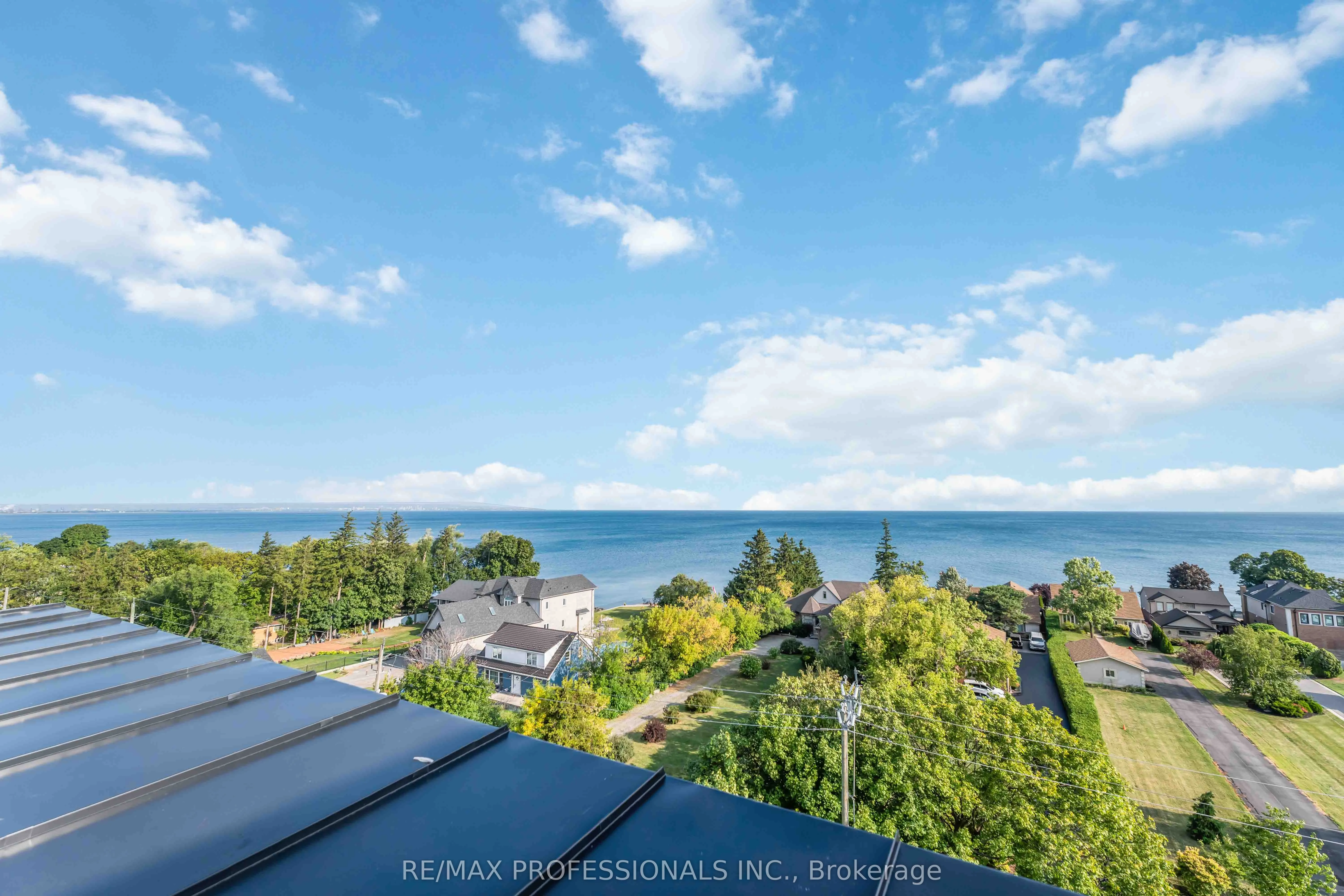 600 North Service Road, #207