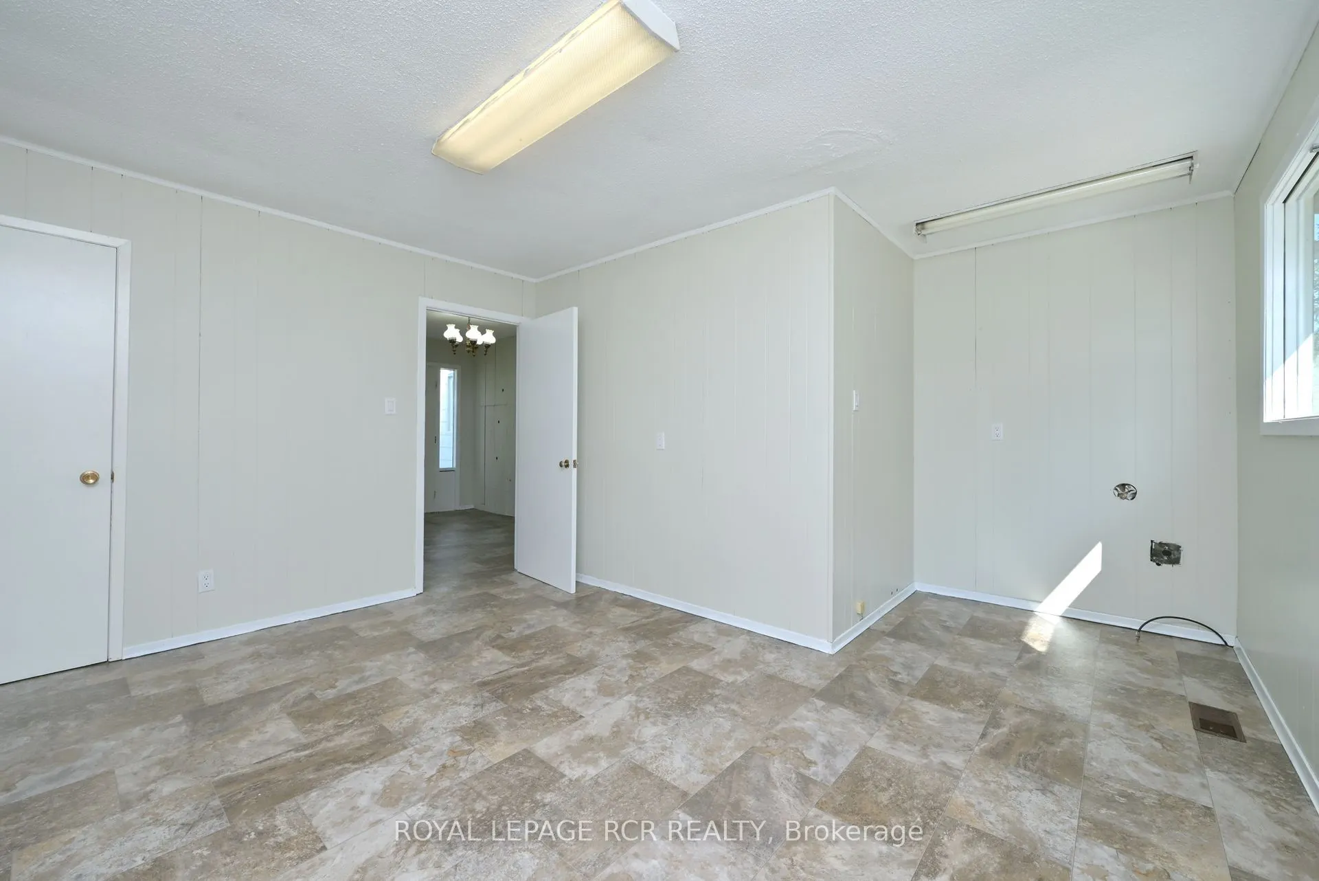 518156 124 Highway N