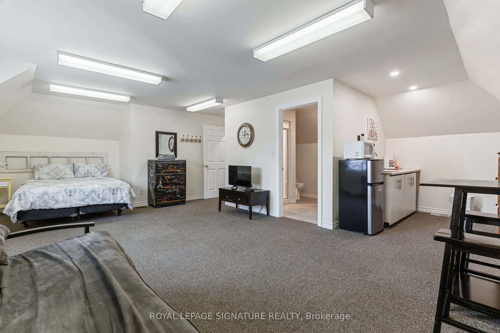 1000 1st Avenue W