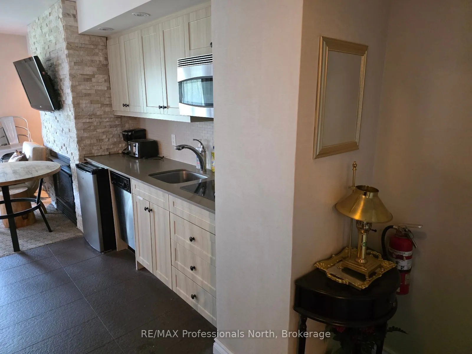 1235 Deerhurst Drive, #52-203