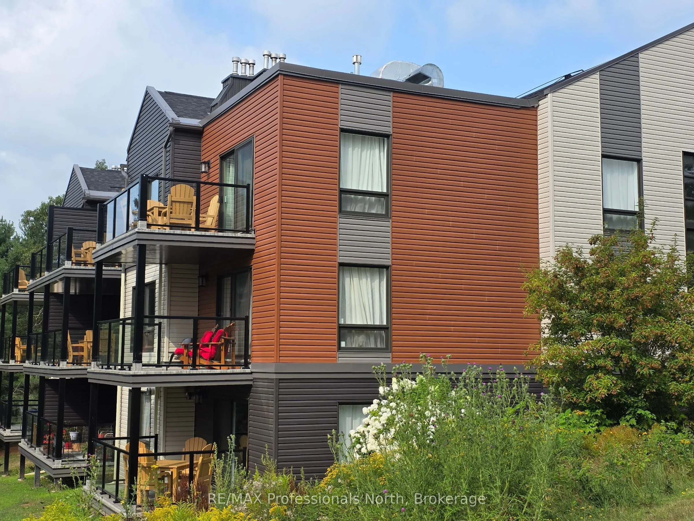 1235 Deerhurst Drive, #52-203