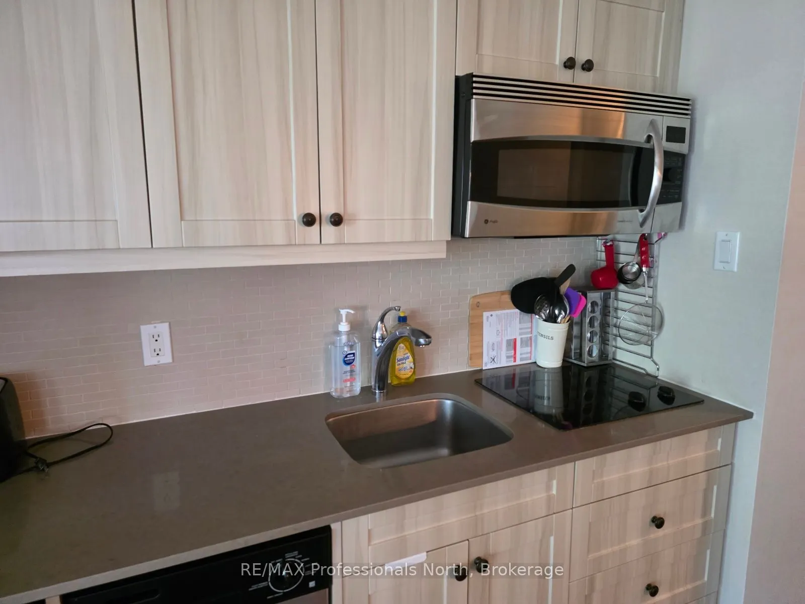 1235 Deerhurst Drive, #52-203
