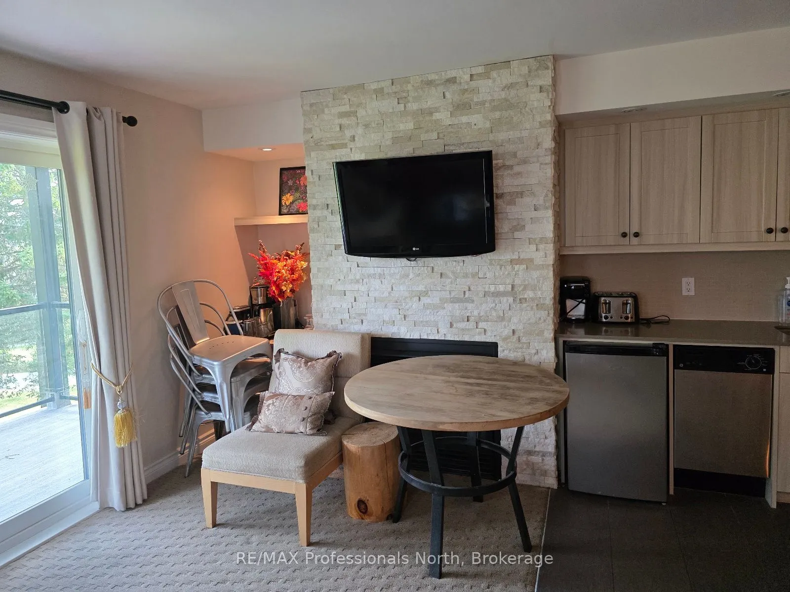 1235 Deerhurst Drive, #52-203