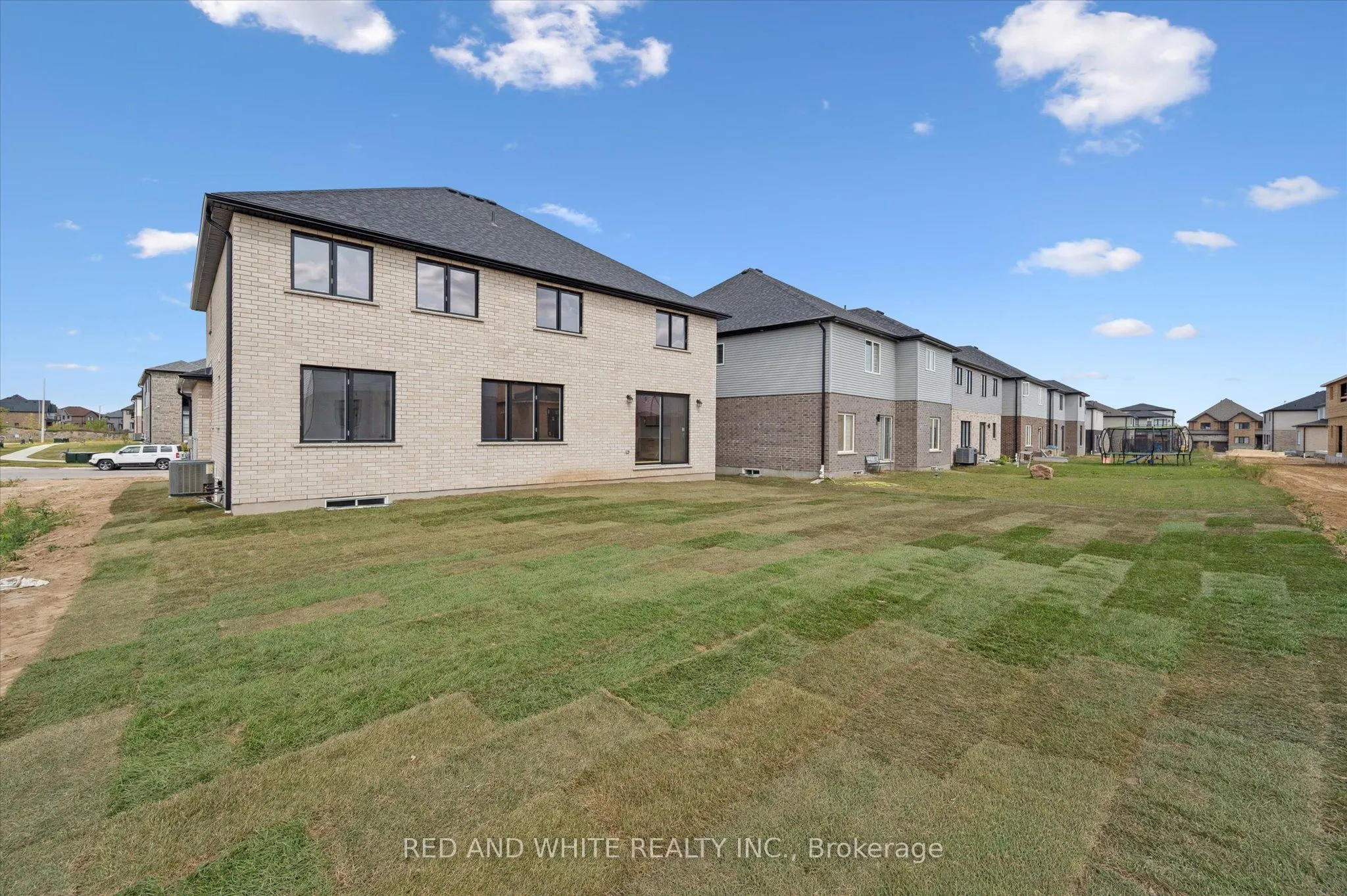 76 Sass Crescent