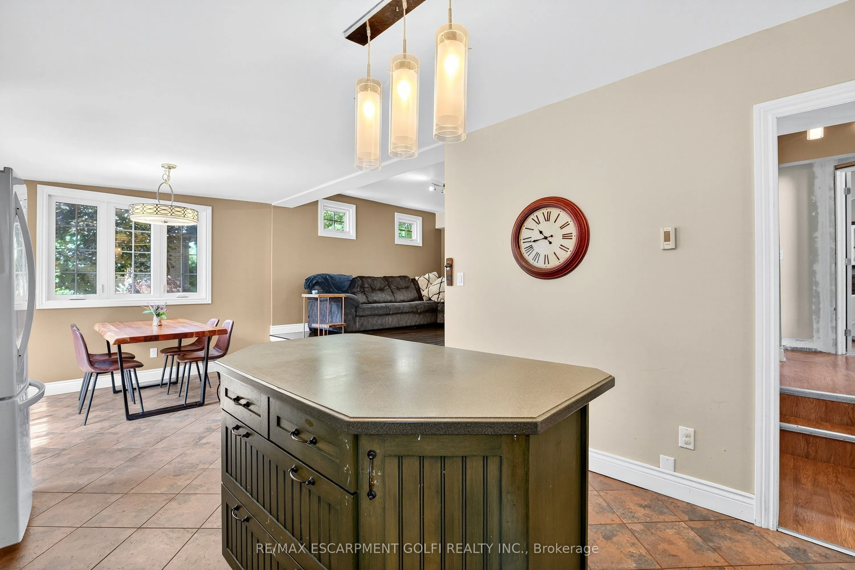 1671 Third Street Louth