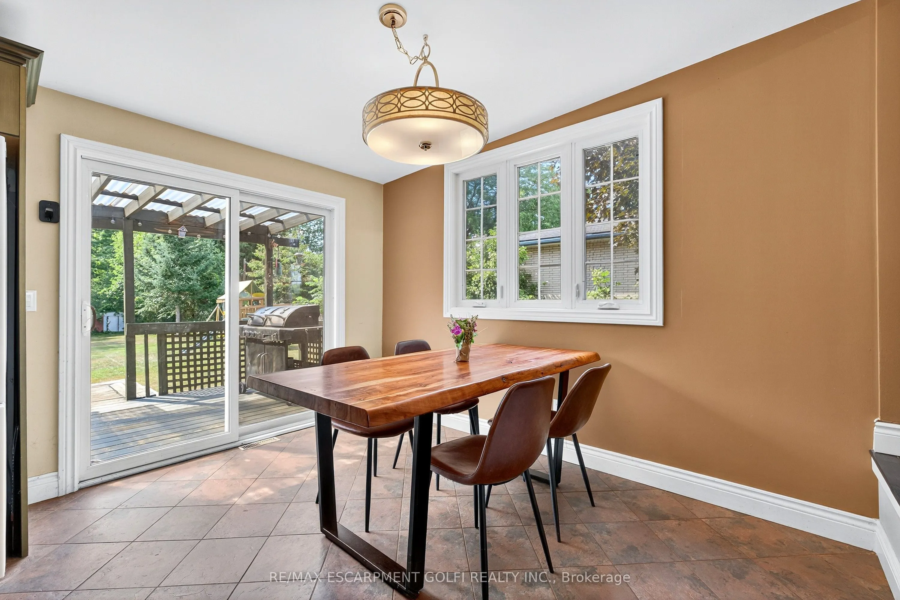 1671 Third Street Louth