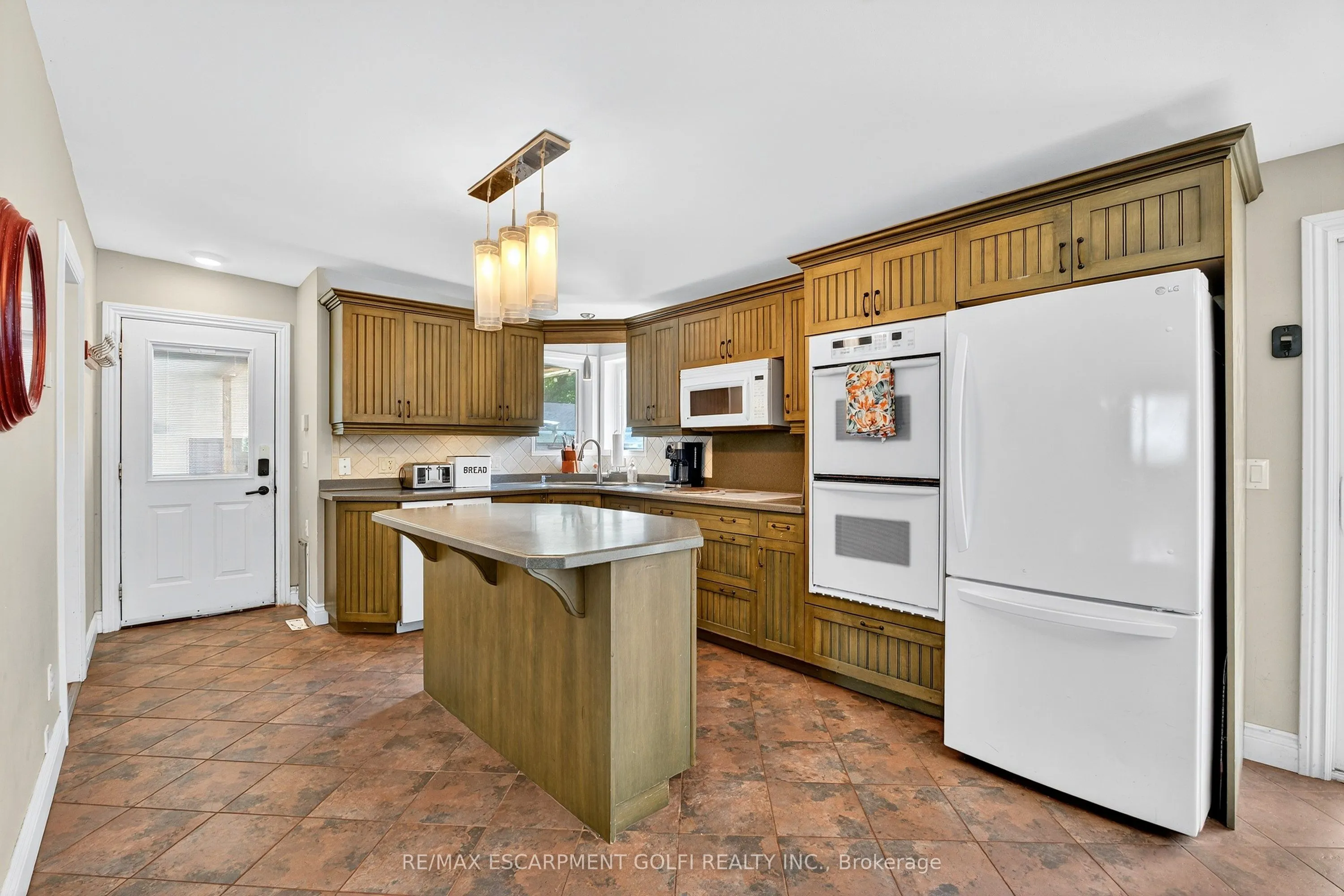 1671 Third Street Louth