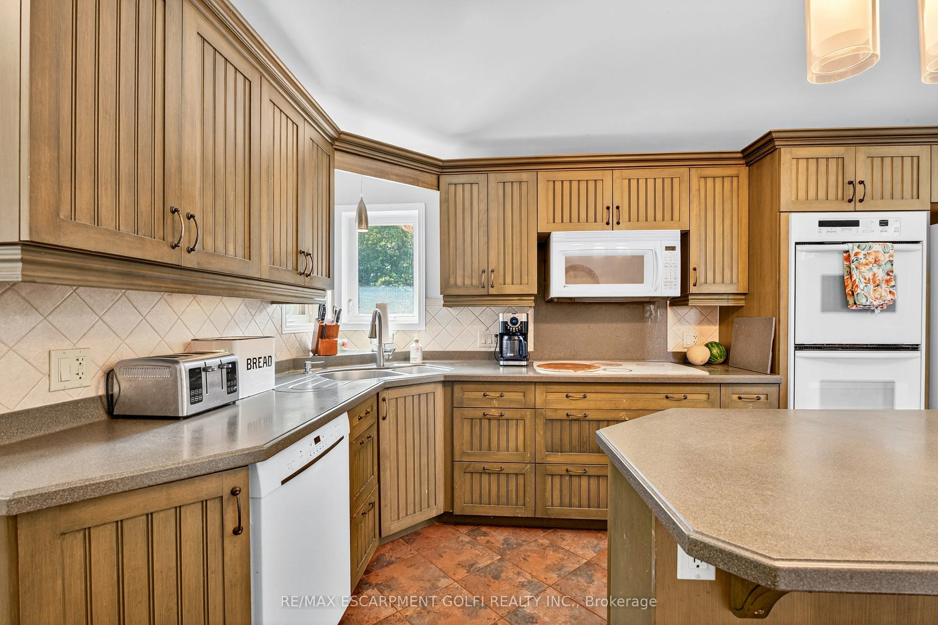 1671 Third Street Louth