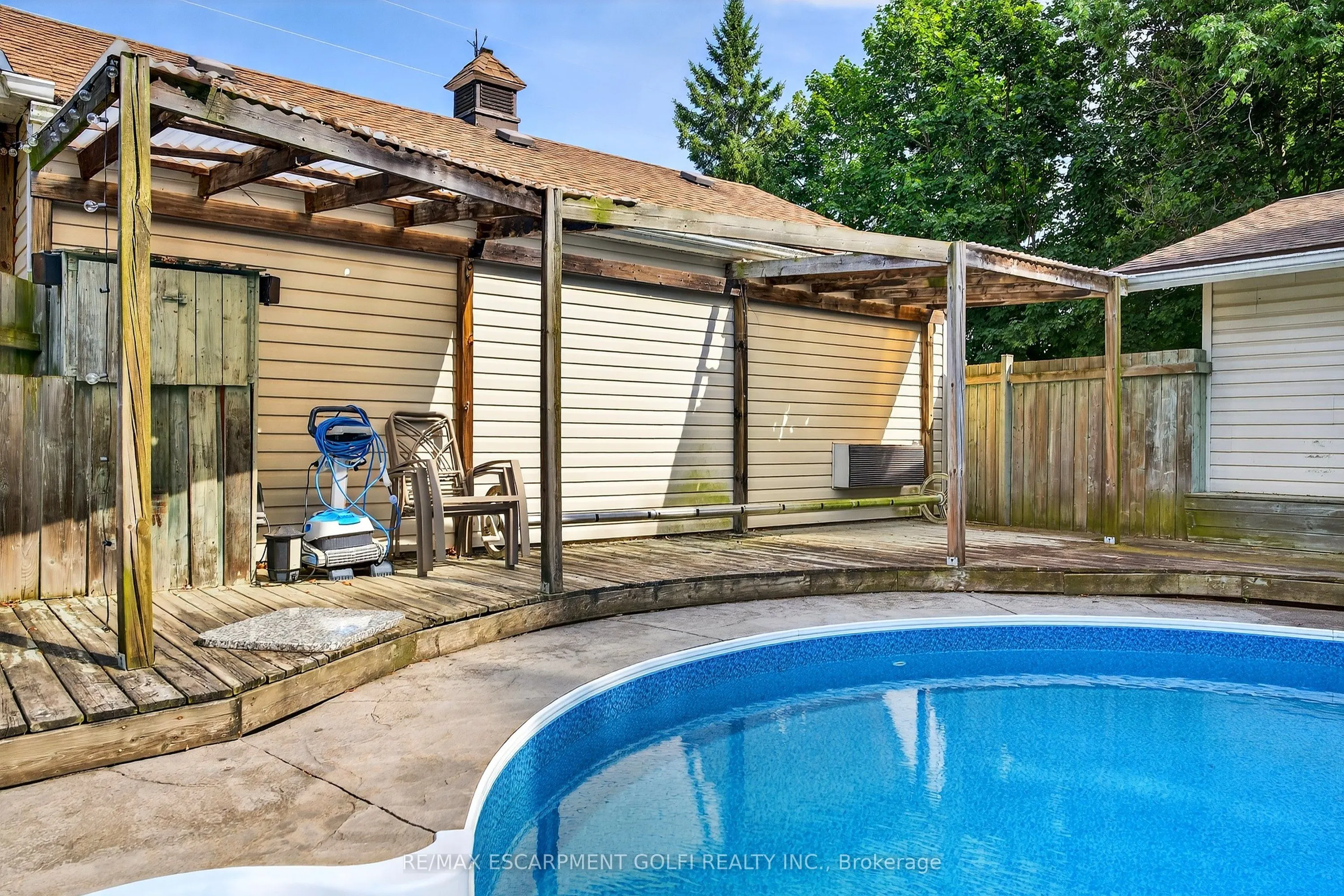 1671 Third Street Louth