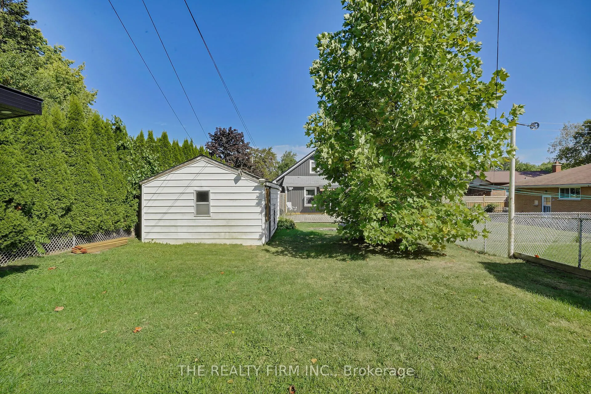 31 Briscoe Street W