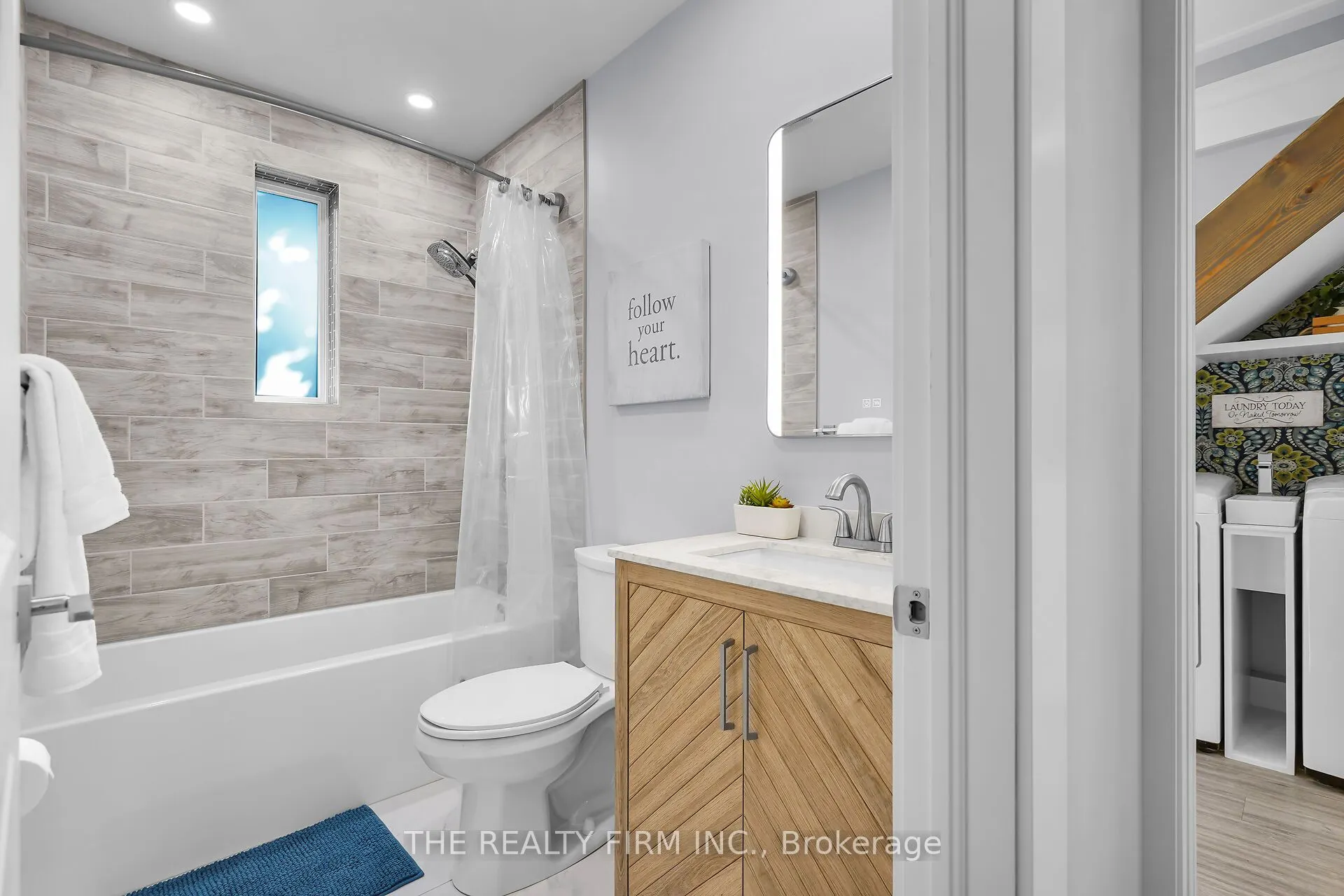 31 Briscoe Street W
