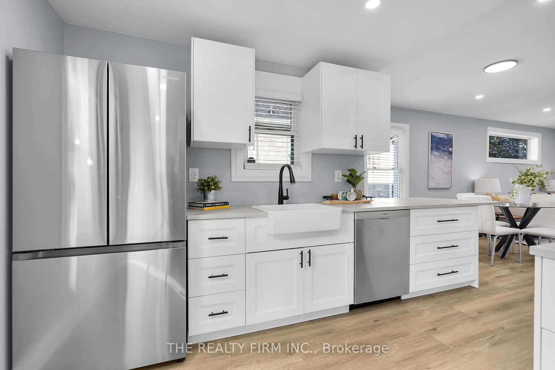 31 Briscoe Street W
