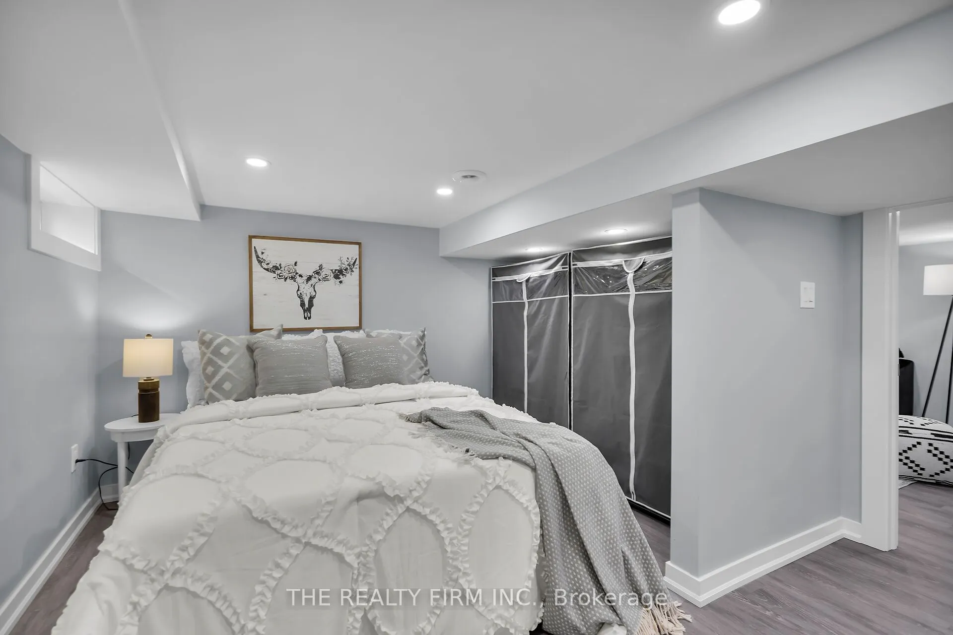 31 Briscoe Street W