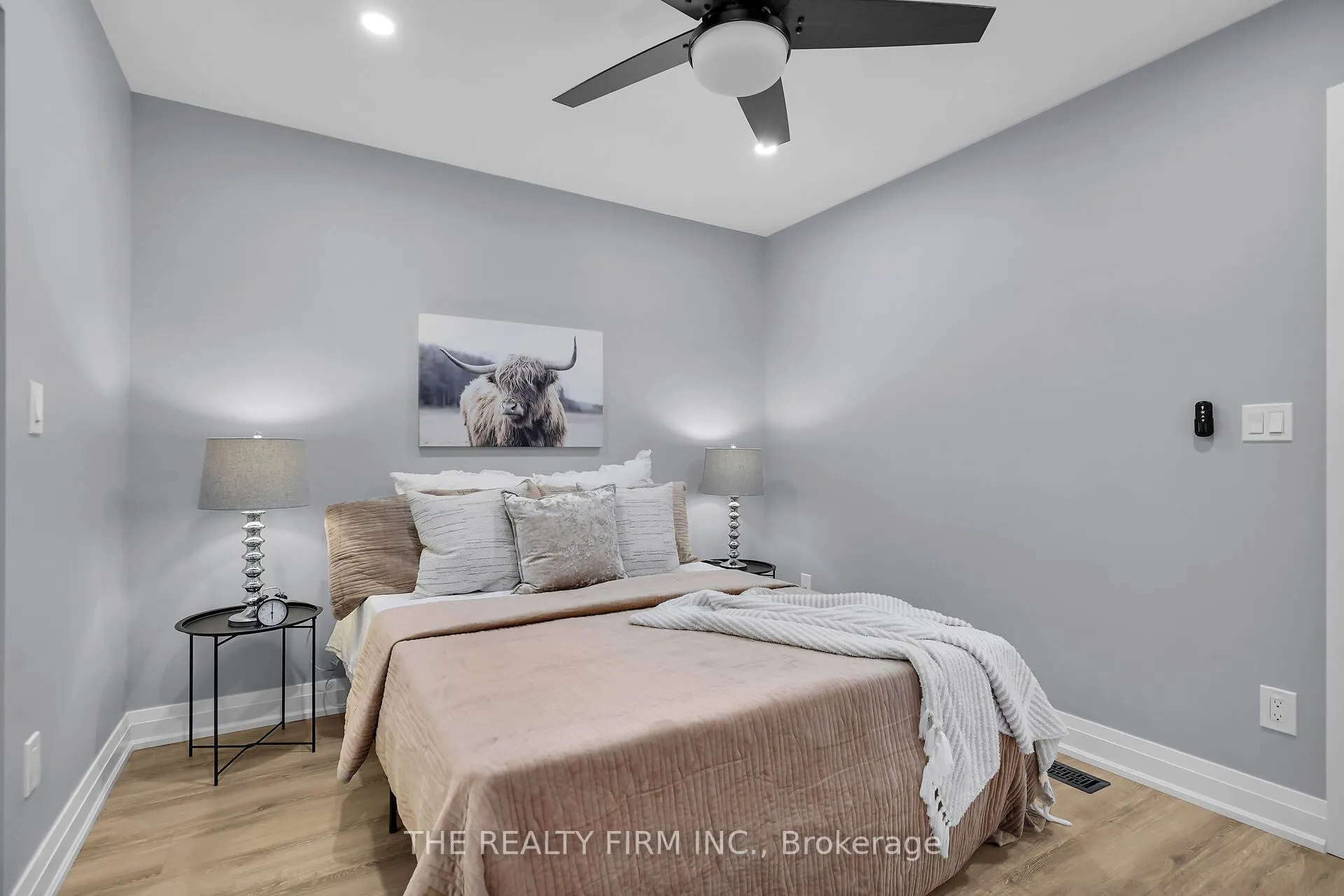 31 Briscoe Street W