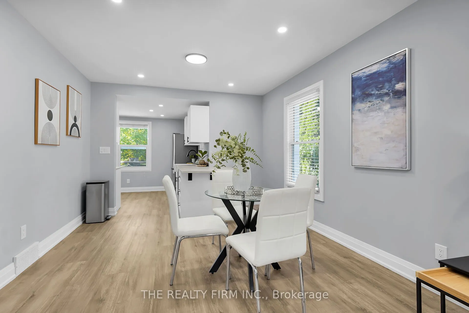 31 Briscoe Street W