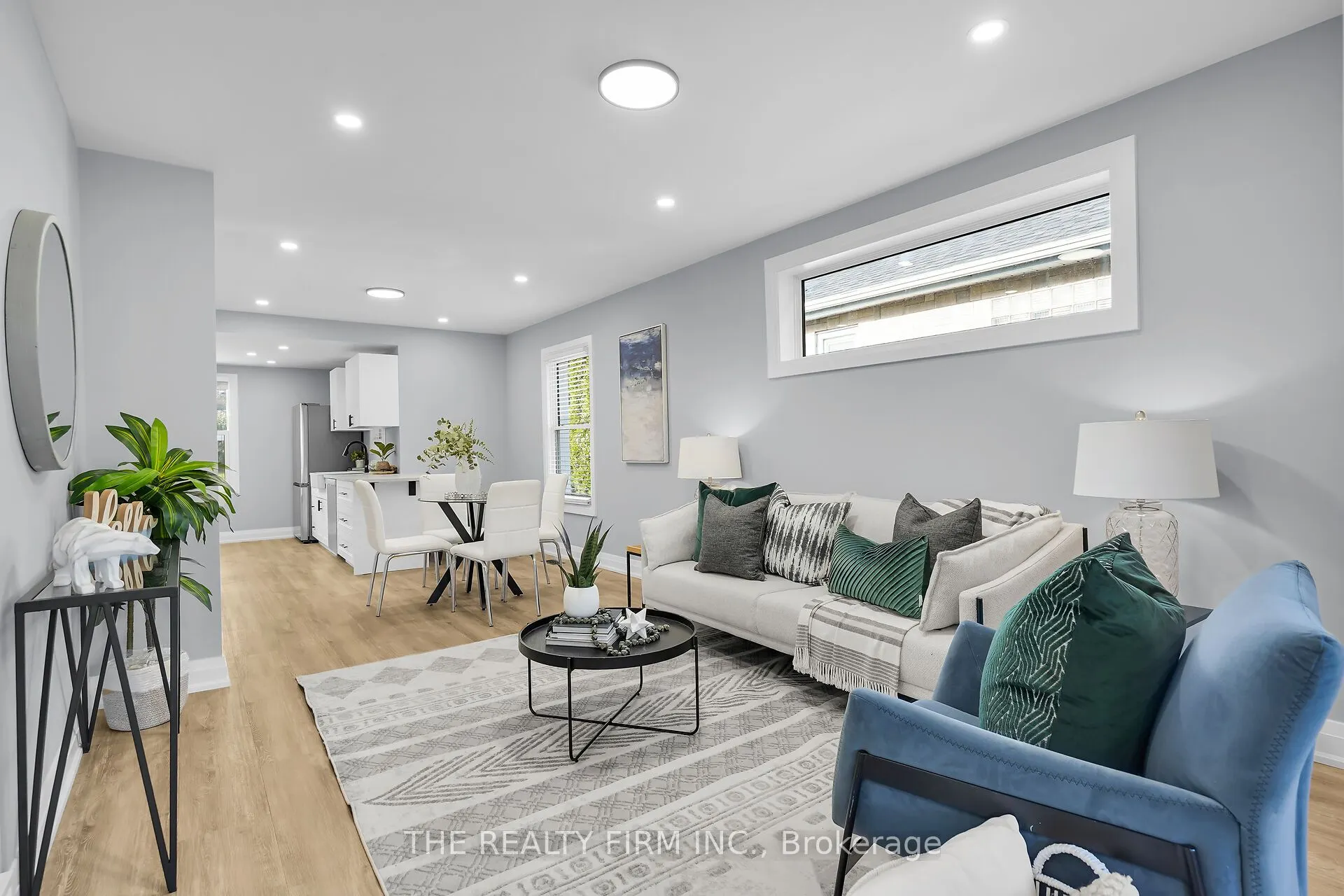 31 Briscoe Street W