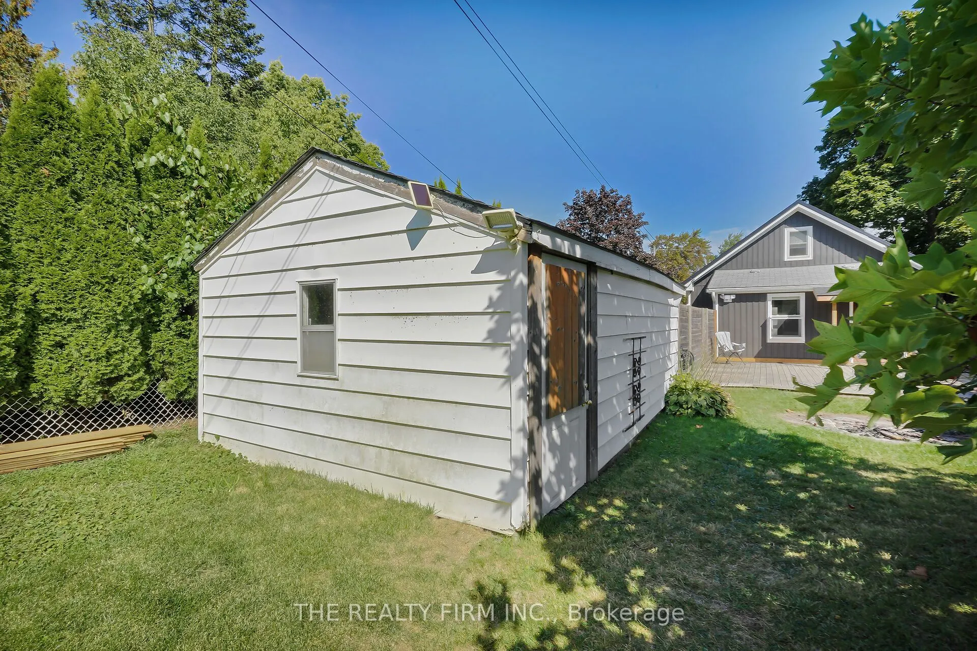 31 Briscoe Street W