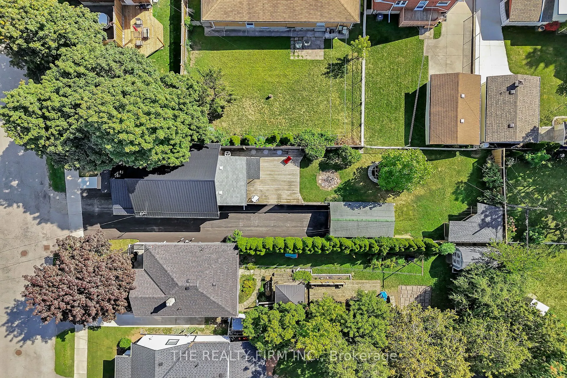 31 Briscoe Street W