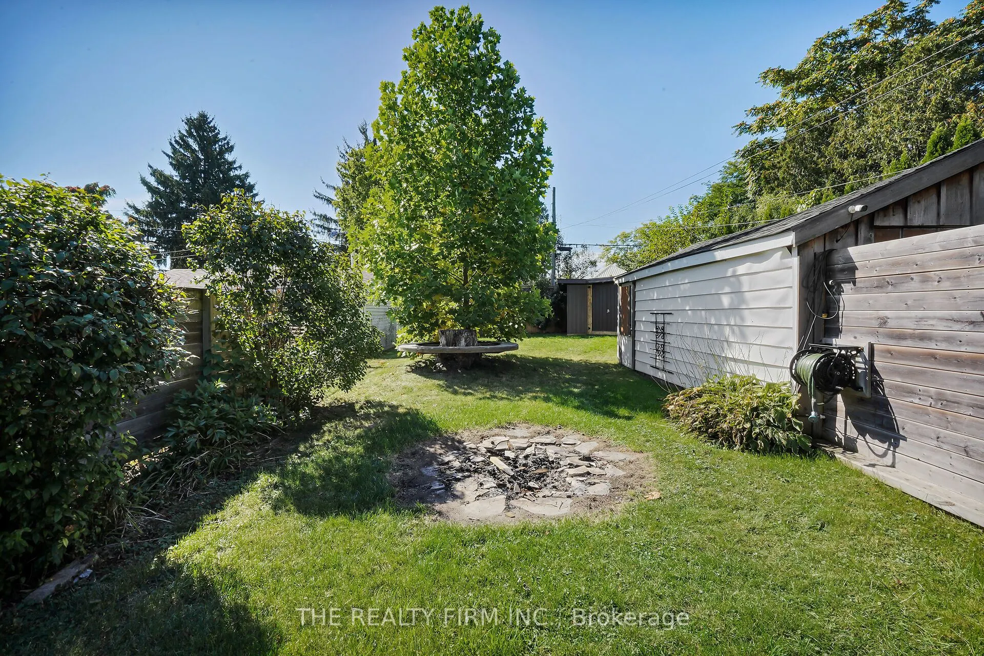 31 Briscoe Street W
