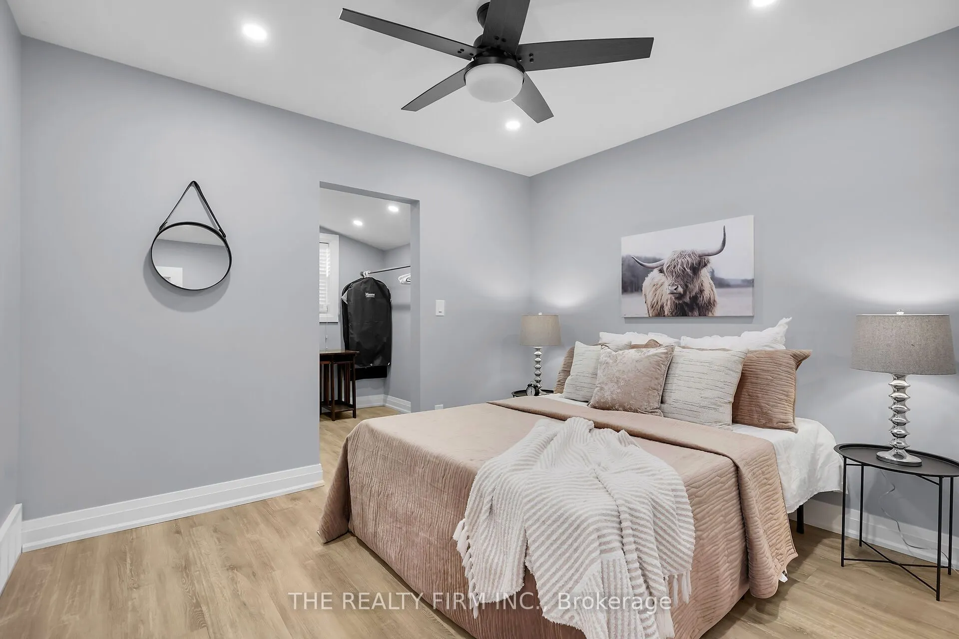 31 Briscoe Street W