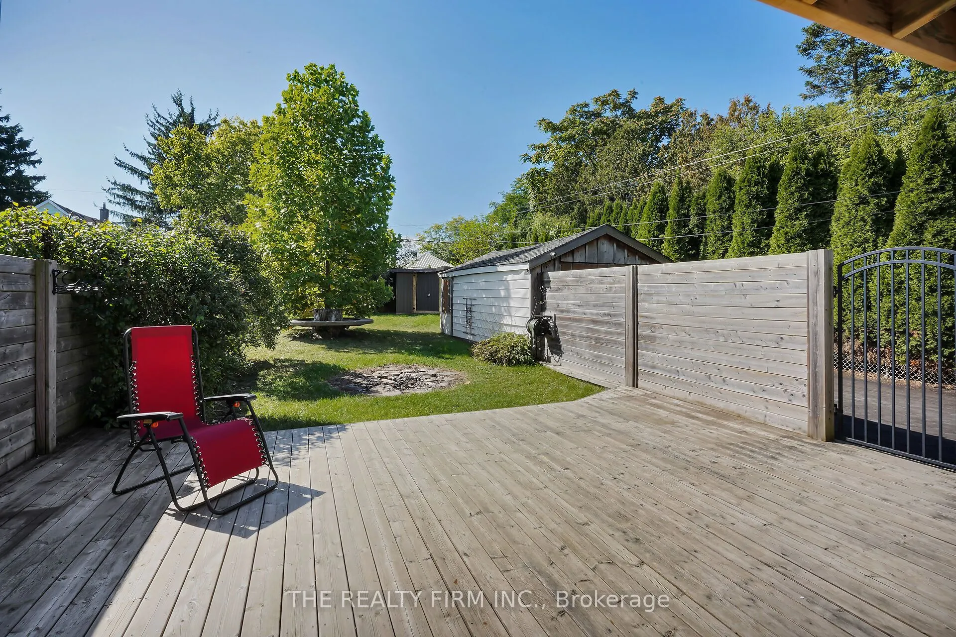 31 Briscoe Street W