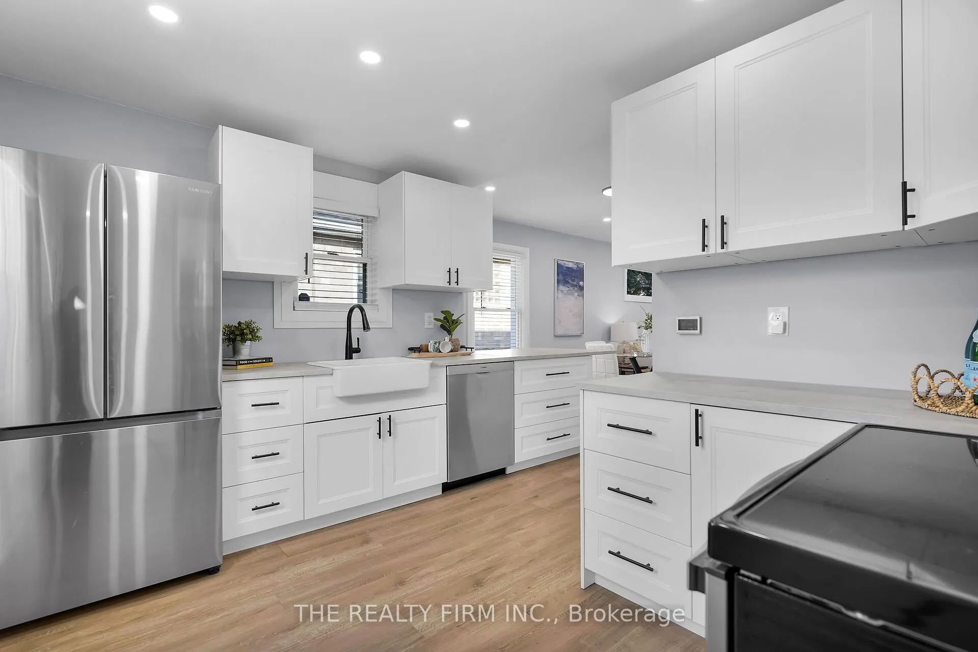 31 Briscoe Street W