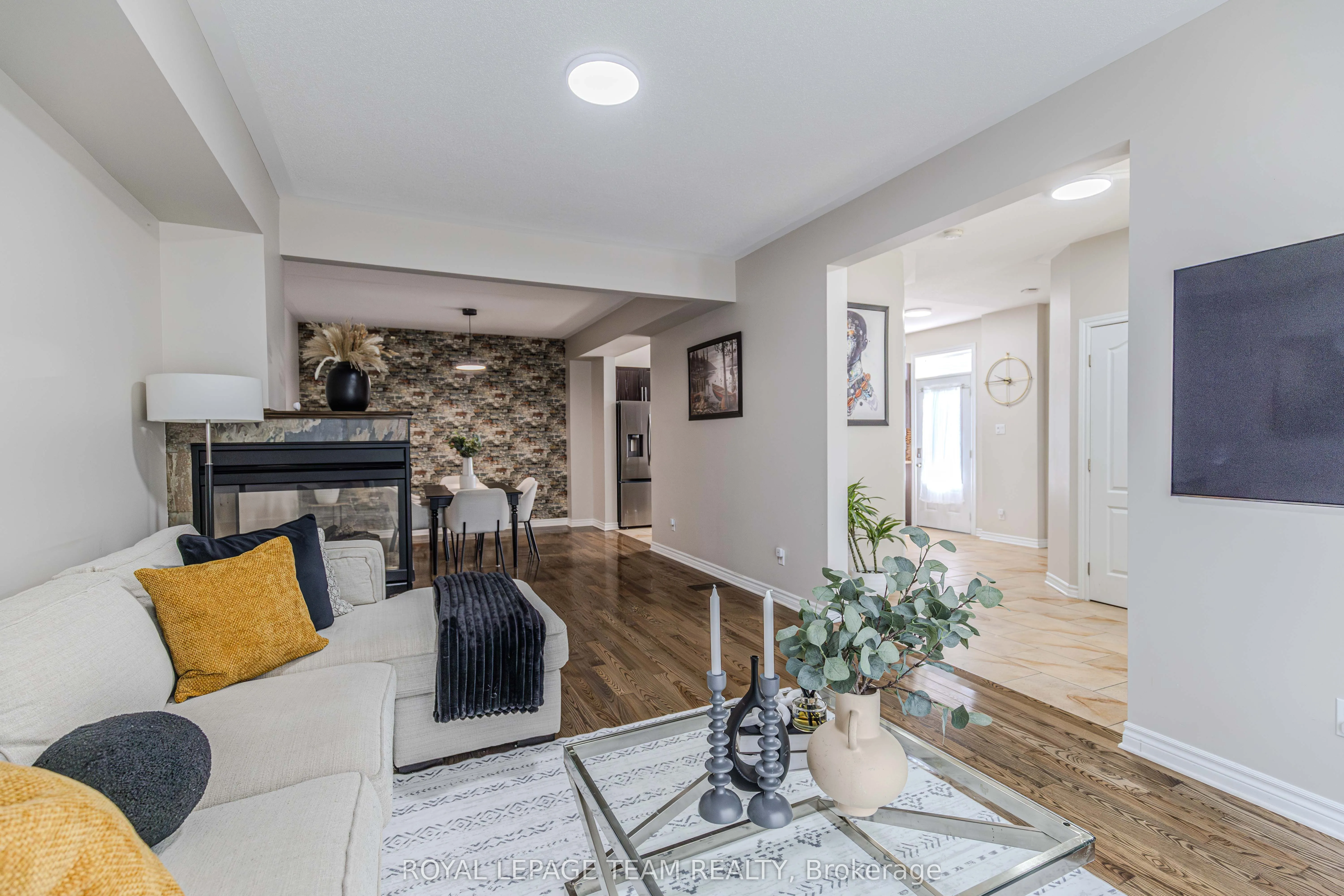 55 Emerald Pond Private