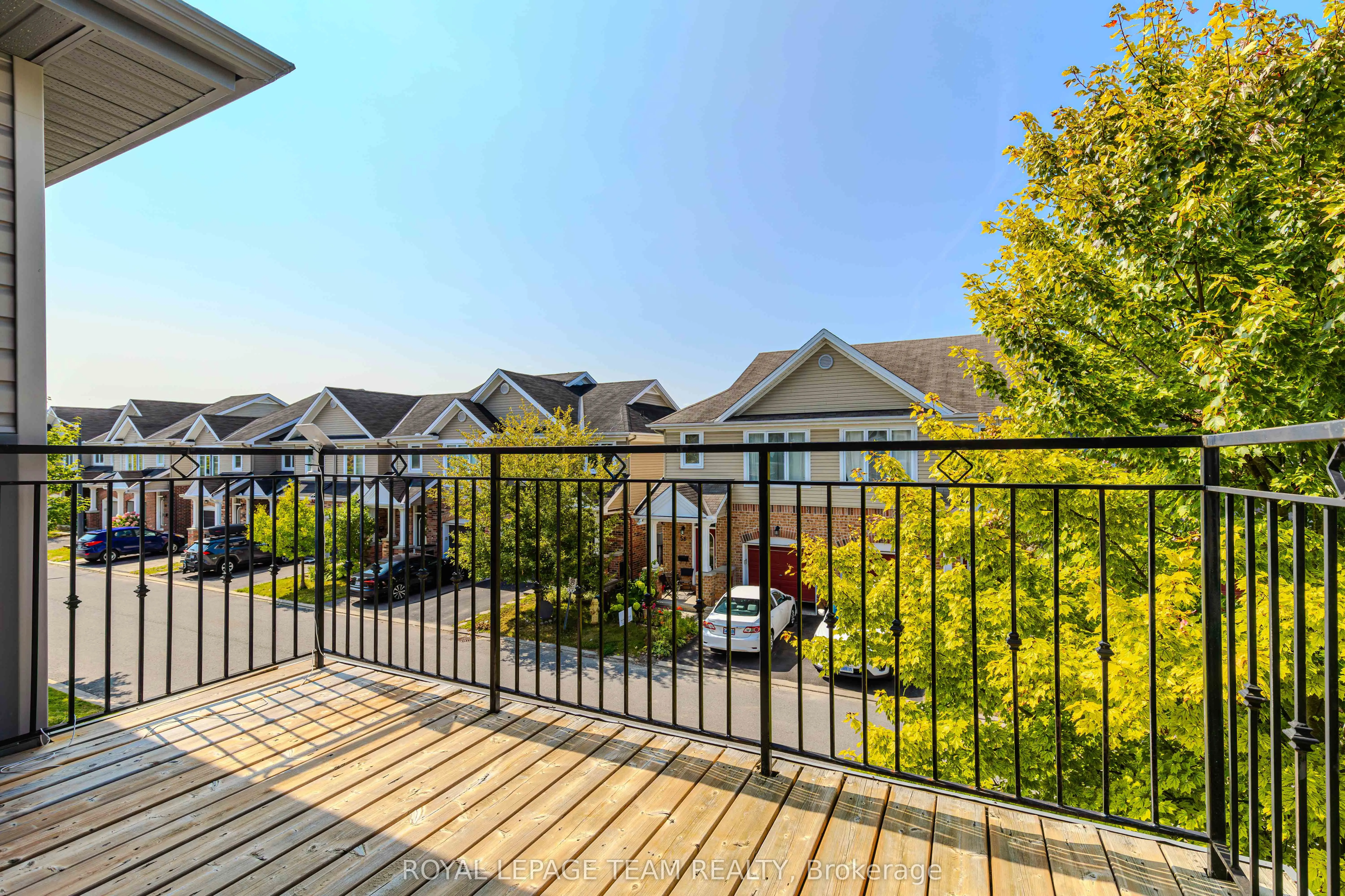 55 Emerald Pond Private