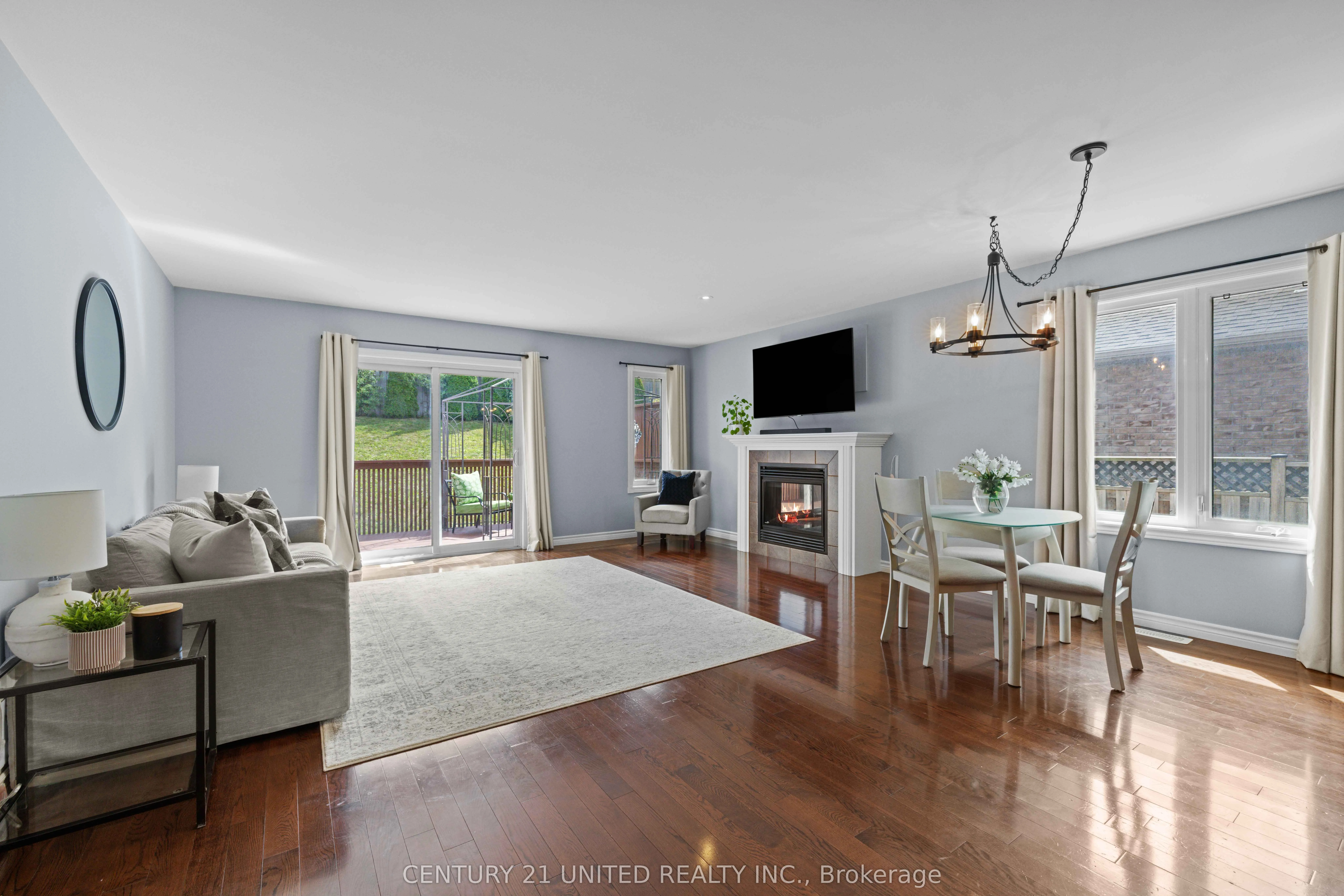 385 Bianco Crescent