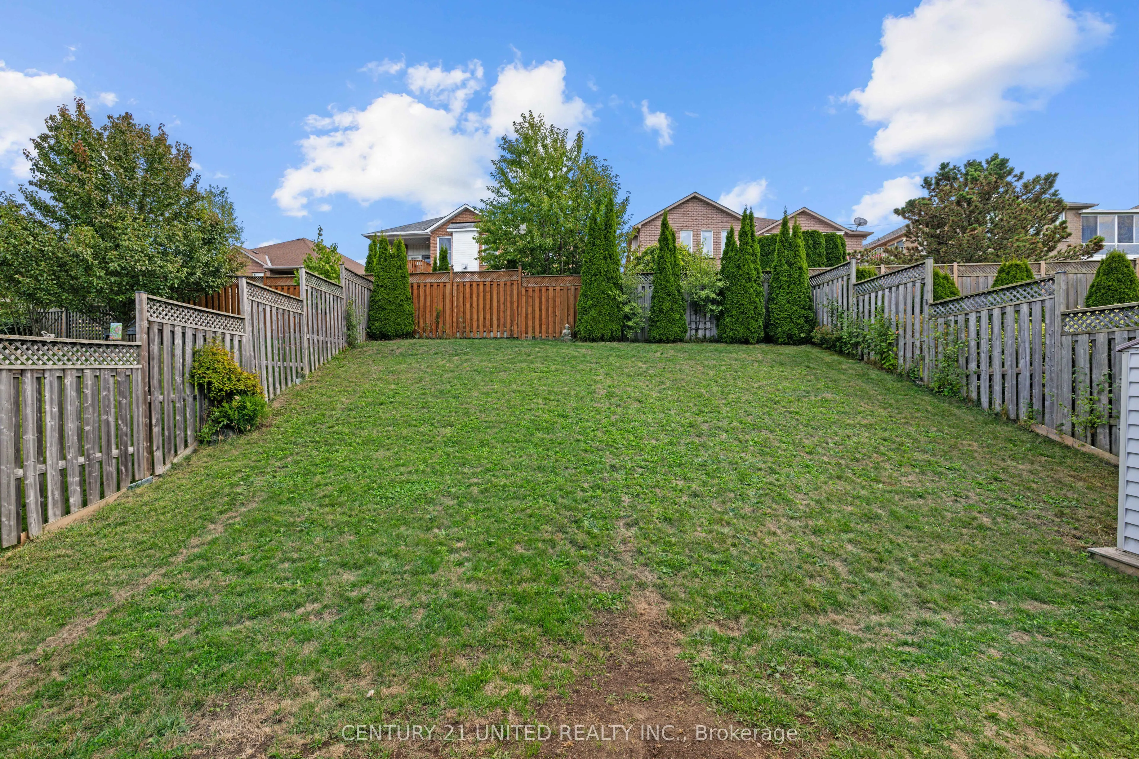 385 Bianco Crescent