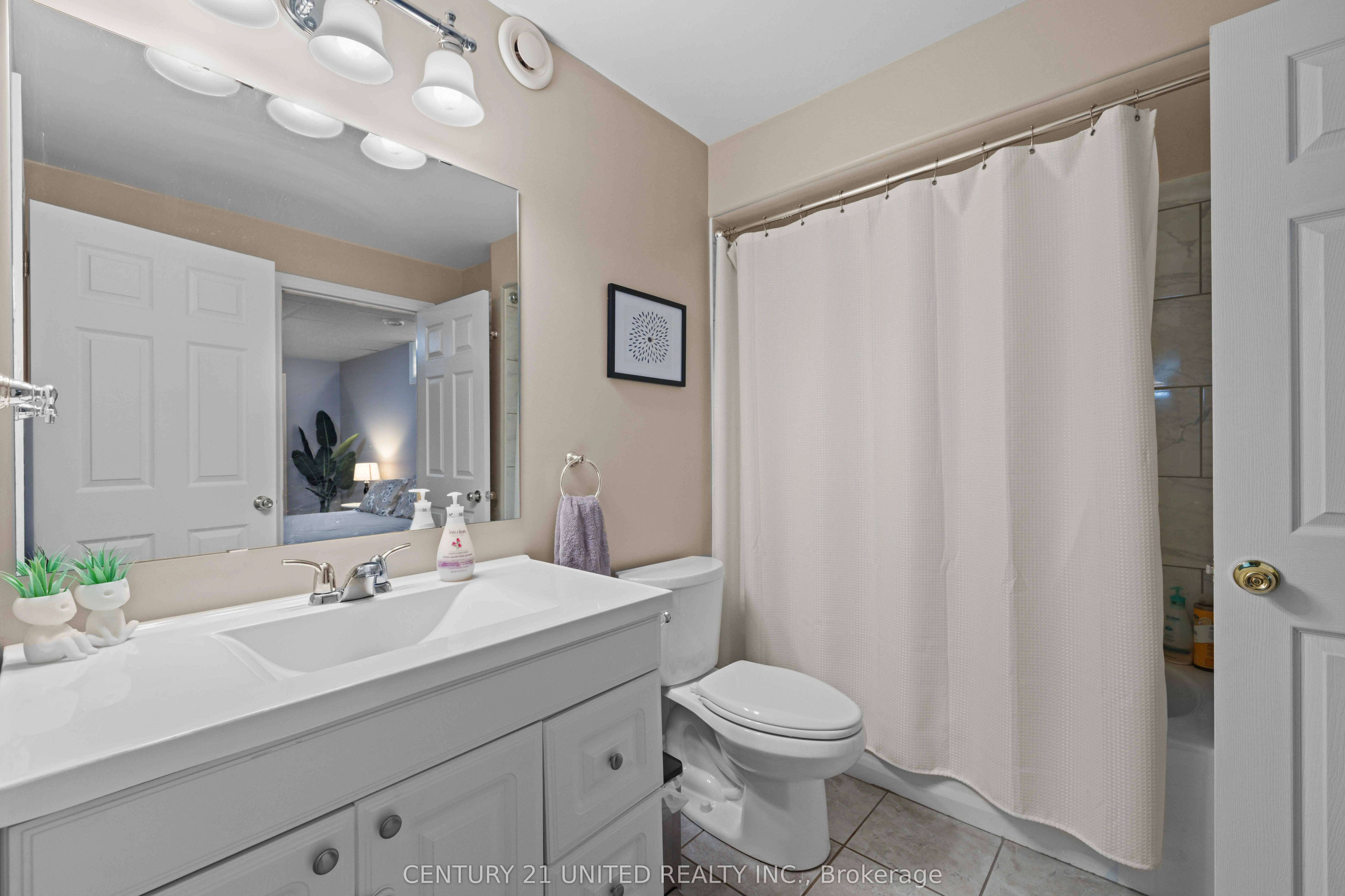 385 Bianco Crescent
