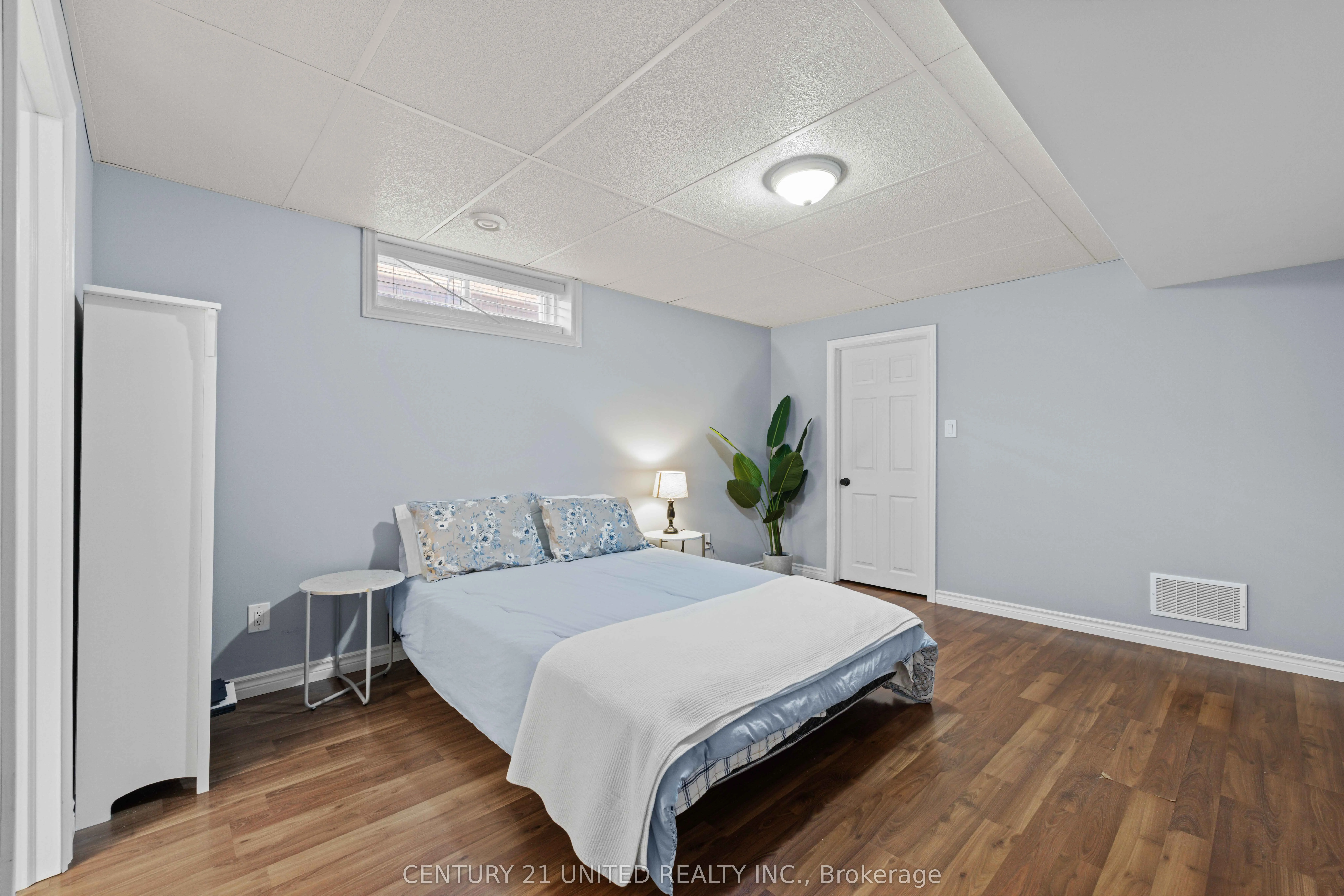 385 Bianco Crescent